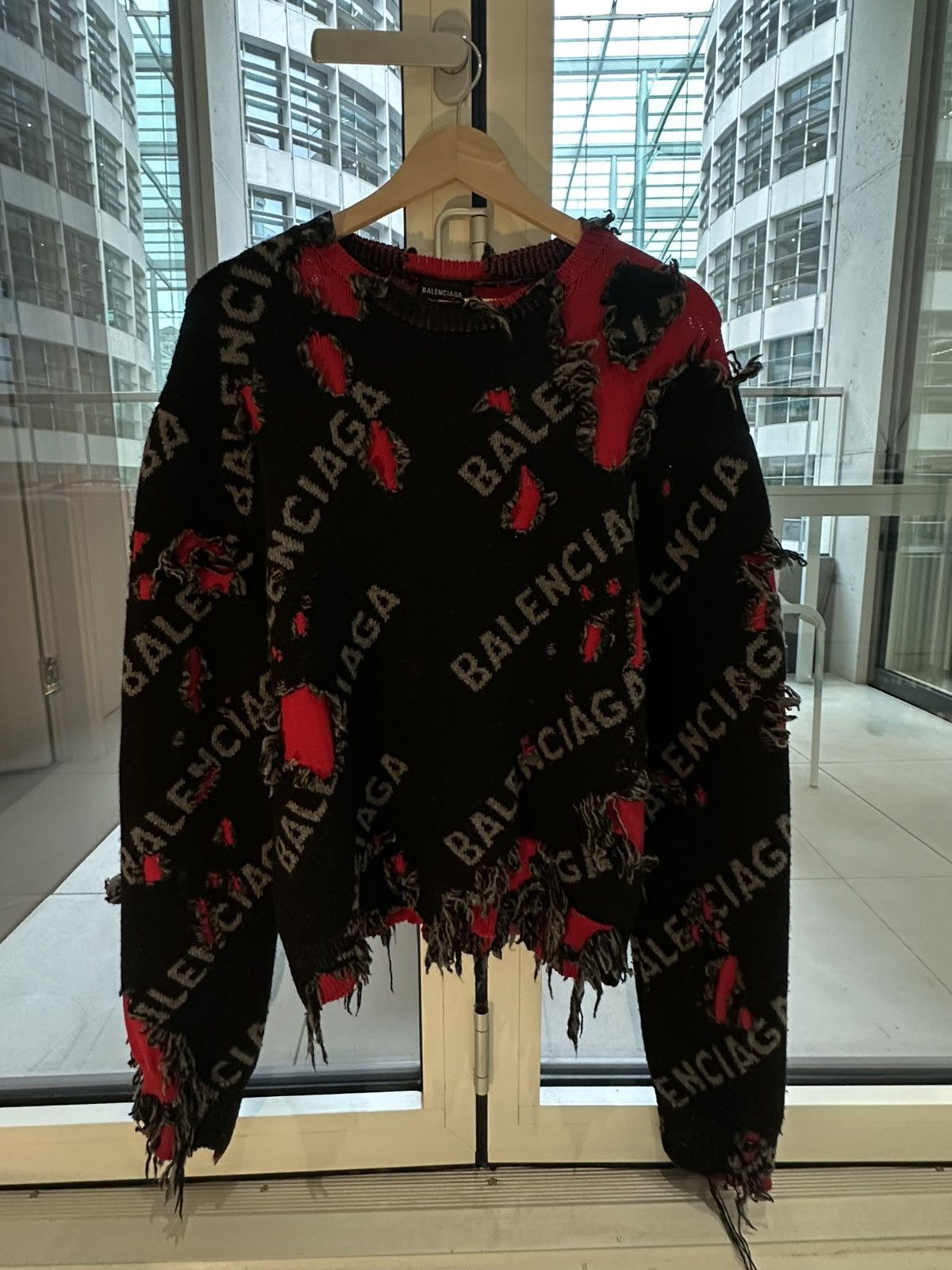 Balenciaga BALENCIAGA DESTROYED LOGO CREW KNIT Size US S / EU 44-46 / 1 - 1 Thumbnail