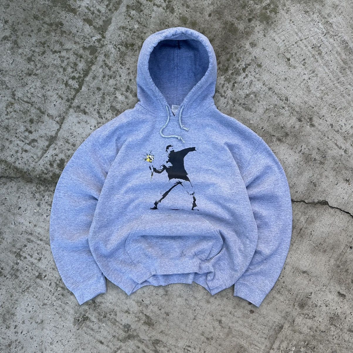 Japanese Brand Vintage Hoodie Banksy Flowers Big Logo Size M Y2K Band 00s Size US M / EU 48-50 / 2 - 2 Thumbnail