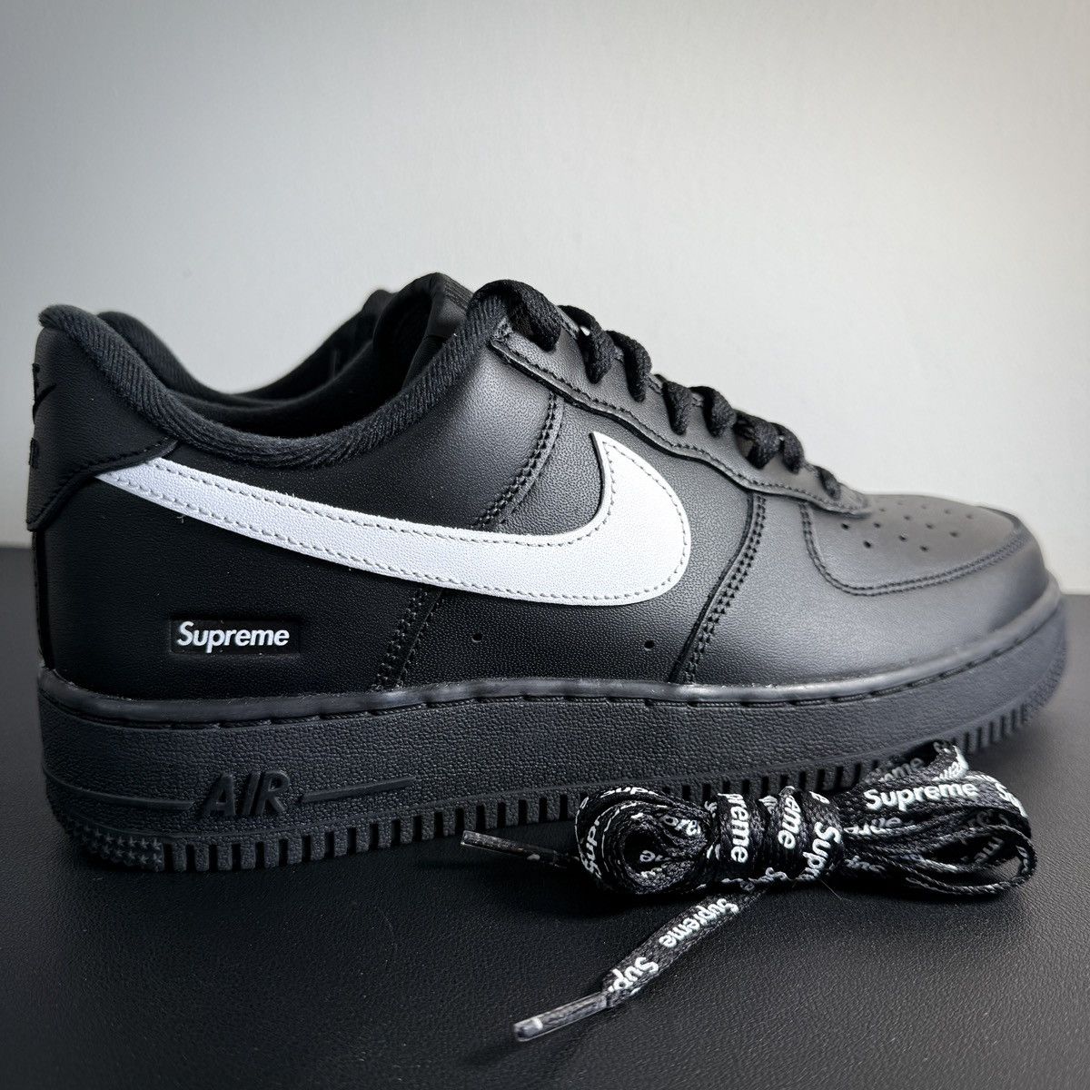 Nike × Supreme Brand New Black Supreme Nike Air Force Ones Size US 8.5 / EU 41-42 - 2 Thumbnail