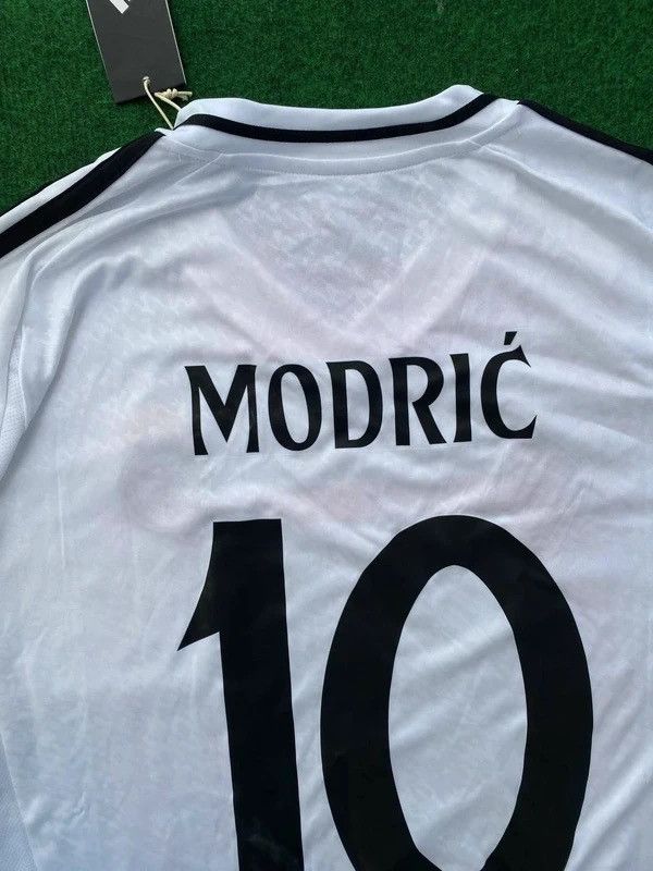 Adidas Adidas Real Madrid Modric T-shirt size L Size US L / EU 52-54 / 3 - 3 Thumbnail