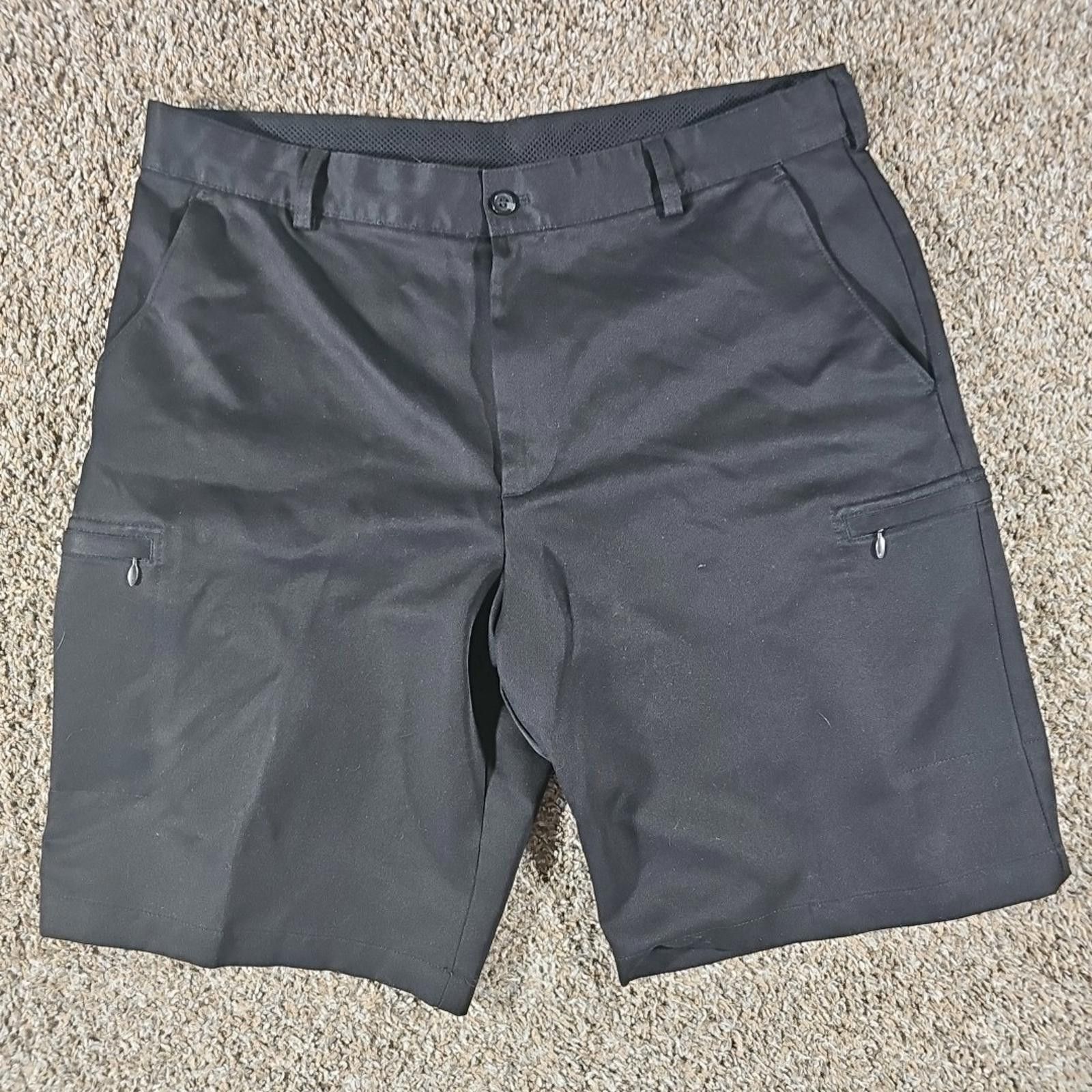 Izod IZOD Golf Classic Shorts Black 36 Size US 36 / EU 52 - 1 Thumbnail