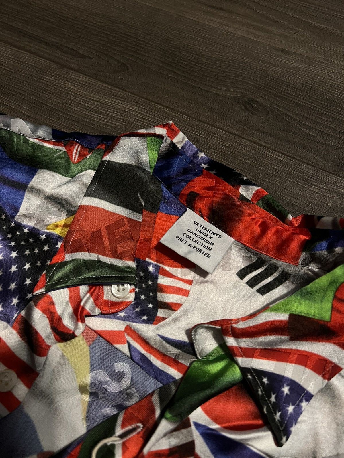 Vetements vetements flag button up Size US S / EU 44-46 / 1 - 3 Thumbnail