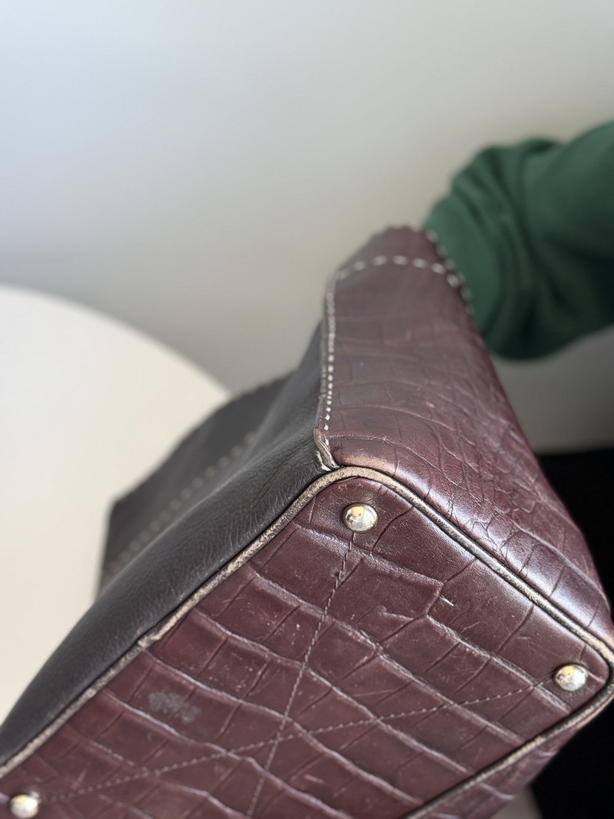 Fendi Fendi Roma Croc Style Leather Hobo Bag Deep Burgundy Black Size ONE SIZE - 14 Thumbnail