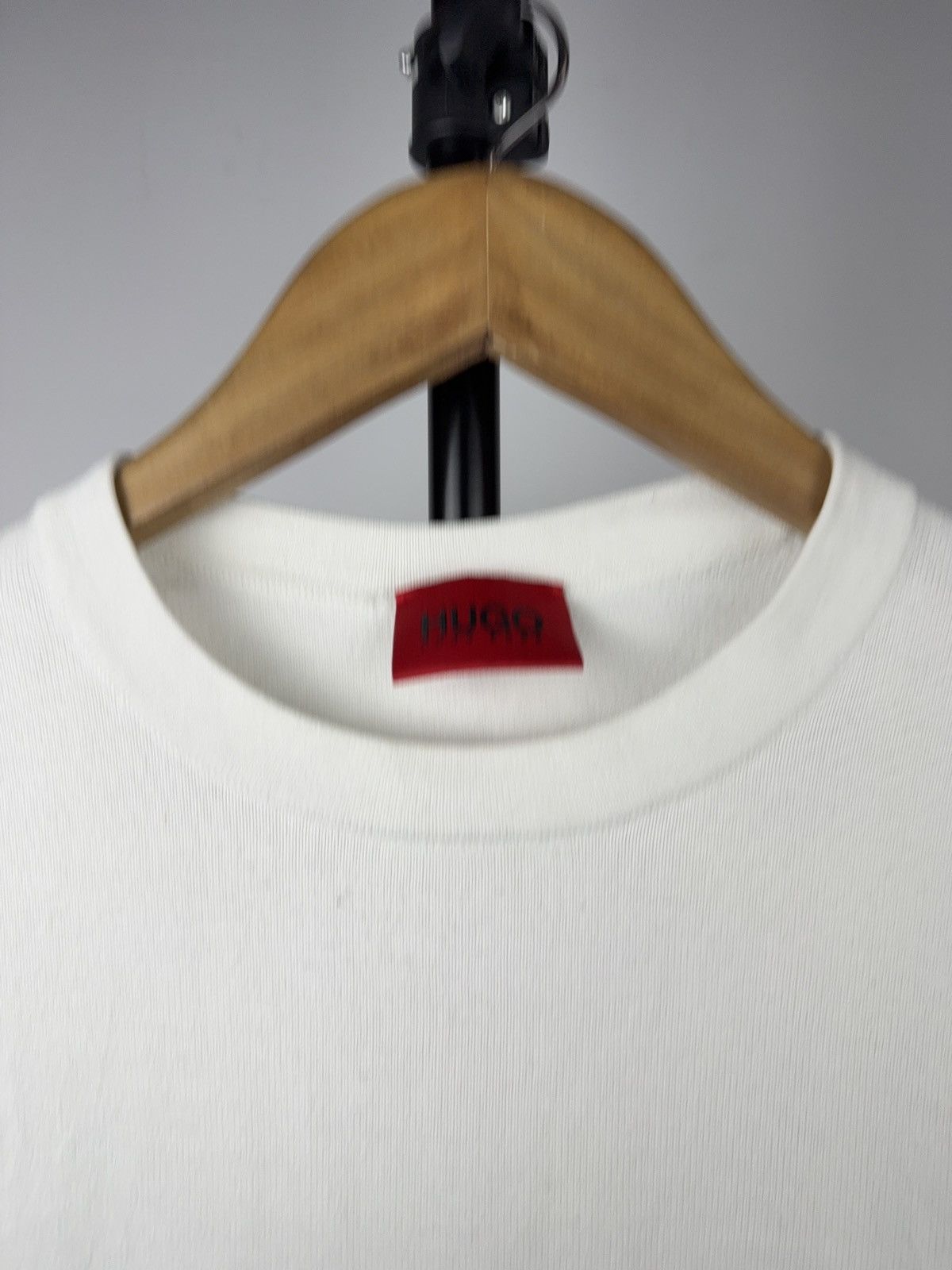 Hugo Boss Luxury HUGO BOSS Minimal Logo Off White Red Tag Sweatshirt M Size US S / EU 44-46 / 1 - 4 Thumbnail