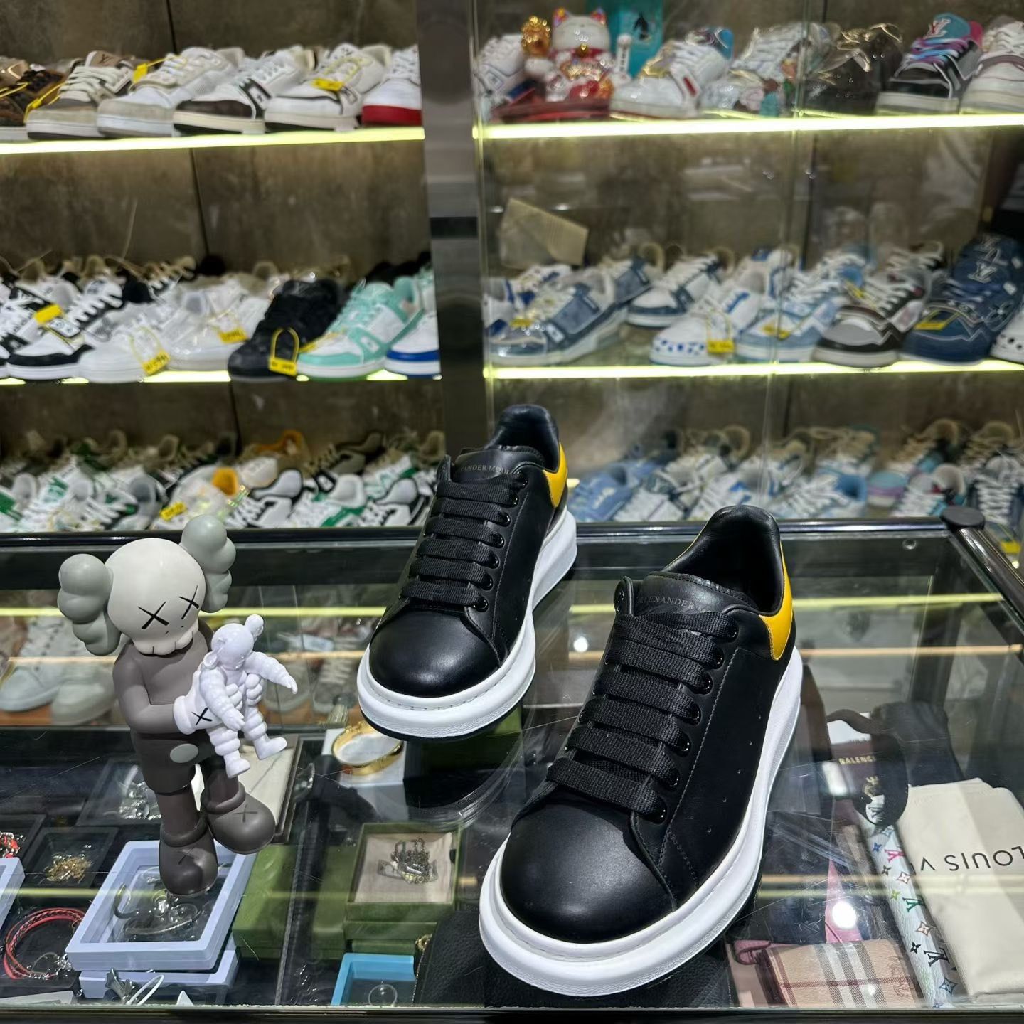 Alexander McQueen Alexander McQueen Leather Yellow Lowtop Sneakers 8 Men Size US 8 / EU 41 - 1 Thumbnail