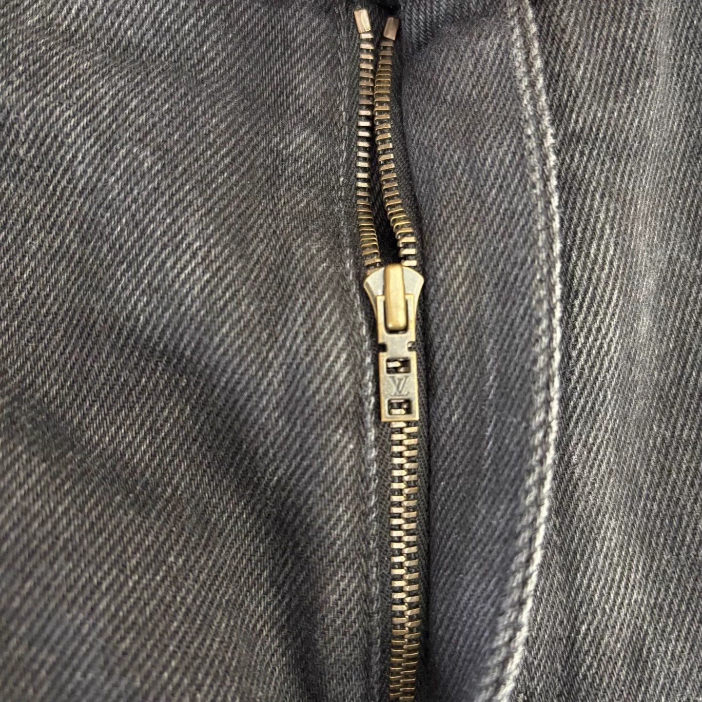 Louis Vuitton Louis Vuitton Black Gray Lumber Embossed Jean 32 Size US 32 / EU 48 - 8 Thumbnail