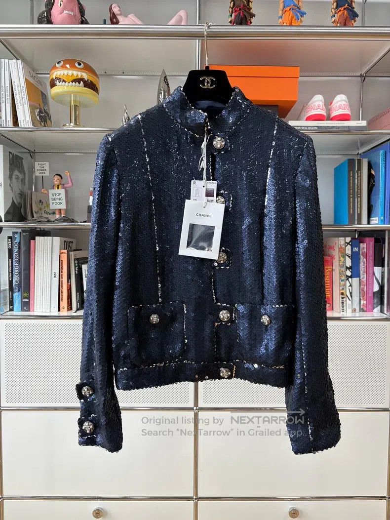 Chanel Chanel 23C catwalk style heavy industry blue sequin jacket Size XS / US 0-2 / IT 36-38 - 1 Thumbnail