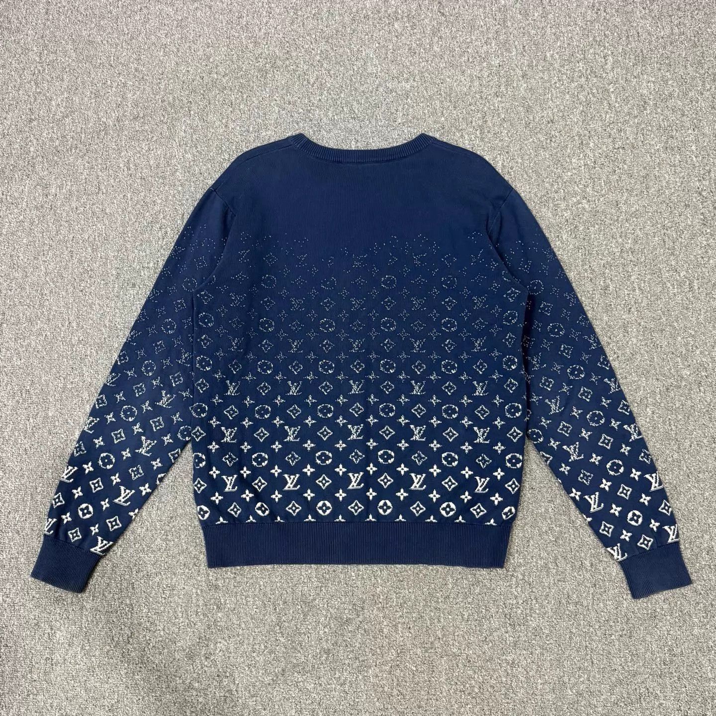 Louis Vuitton LV sweatshirt navy gradient hem full print M 99 new Size US M / EU 48-50 / 2 - 2 Thumbnail