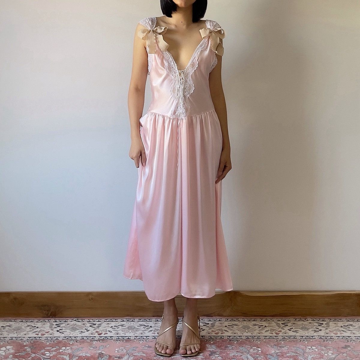 Vintage Cinema Etoile 1980s Pink Satin & Lace Nightgown (S) Size S / US 4 / IT 40 - 3 Thumbnail