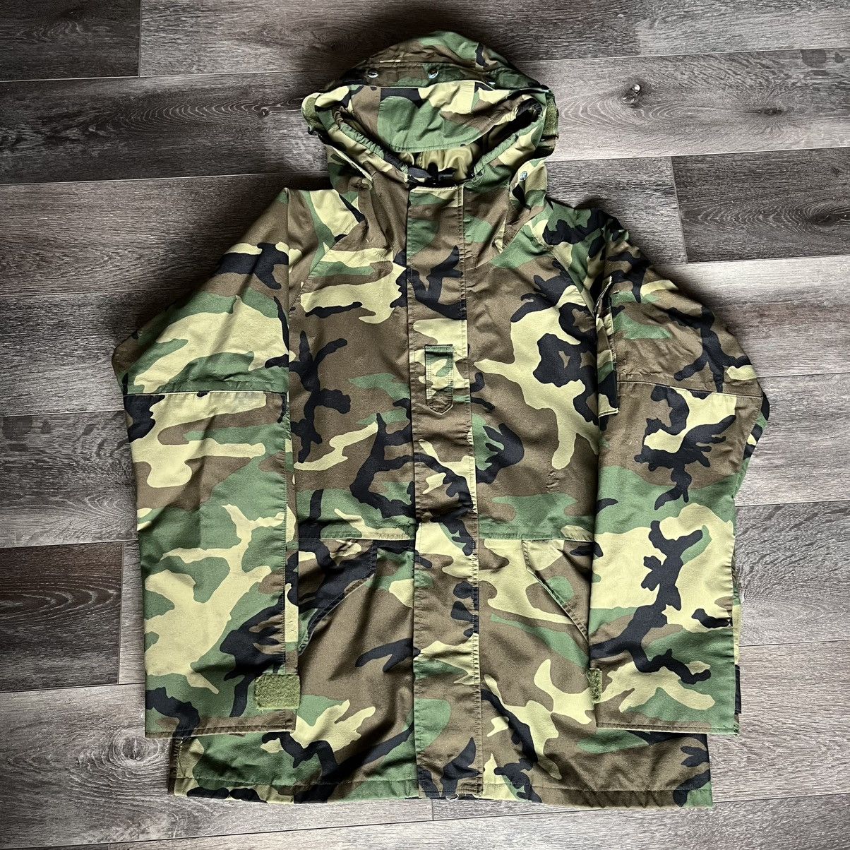 Vintage Vintage 1990s US Military Army Cold Weather Camo Print Parka Size US M / EU 48-50 / 2 - 1 Thumbnail