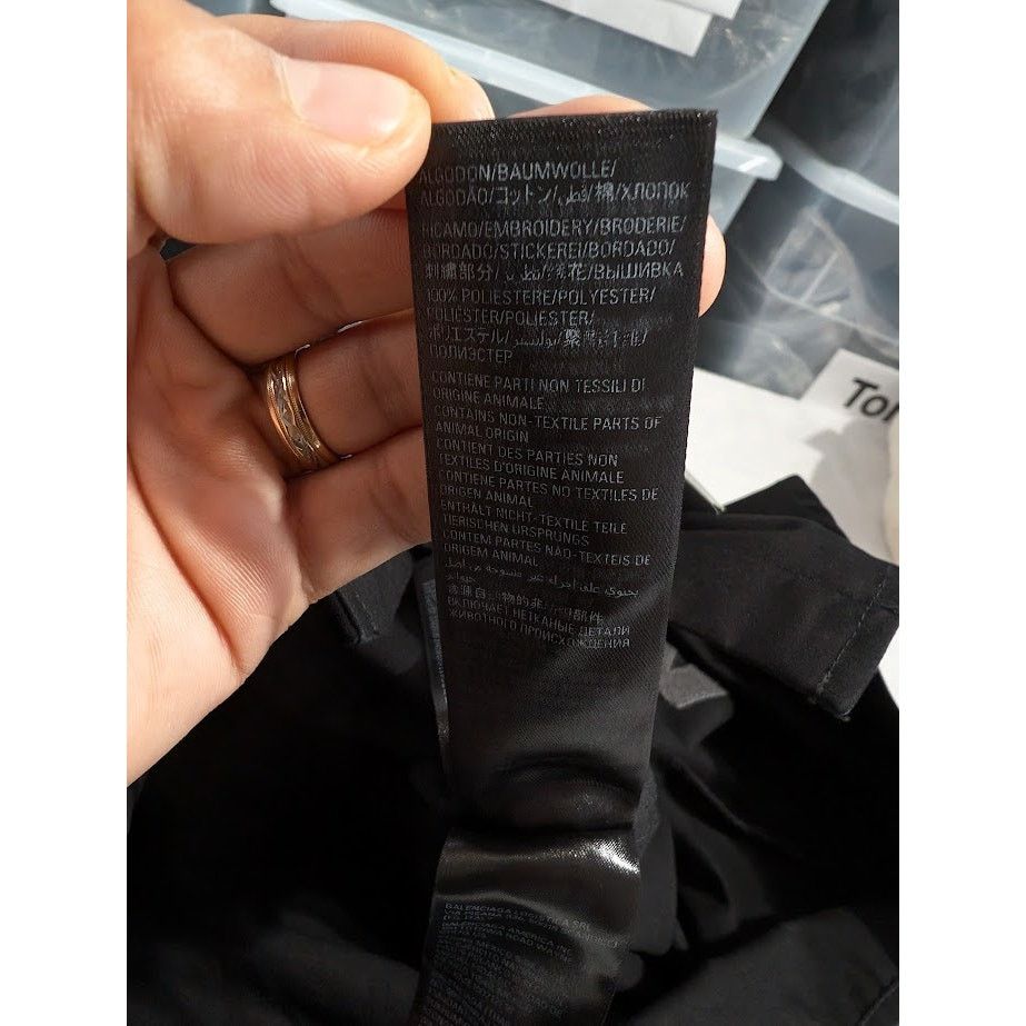 Balenciaga o1rshd1 Top League Shirt in Black Size US S / EU 44-46 / 1 - 19 Thumbnail