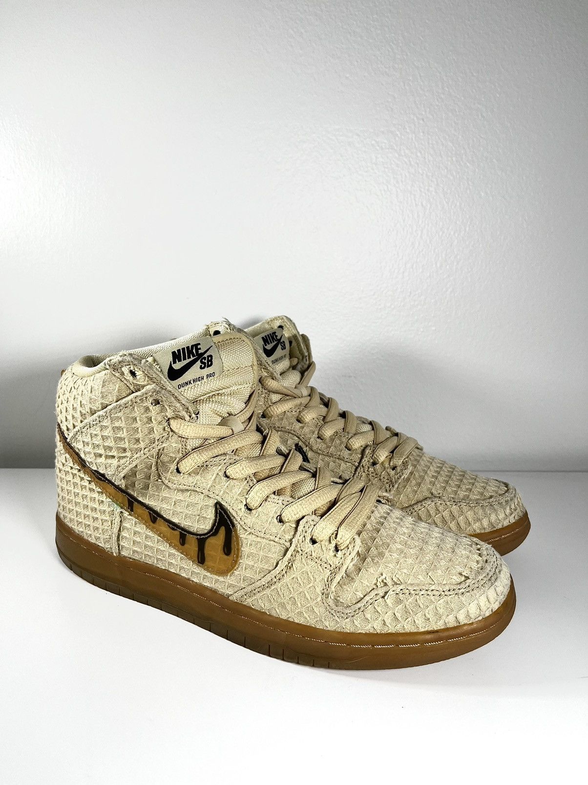 NIKE DUNK HIGH “Chicken and Waffles”