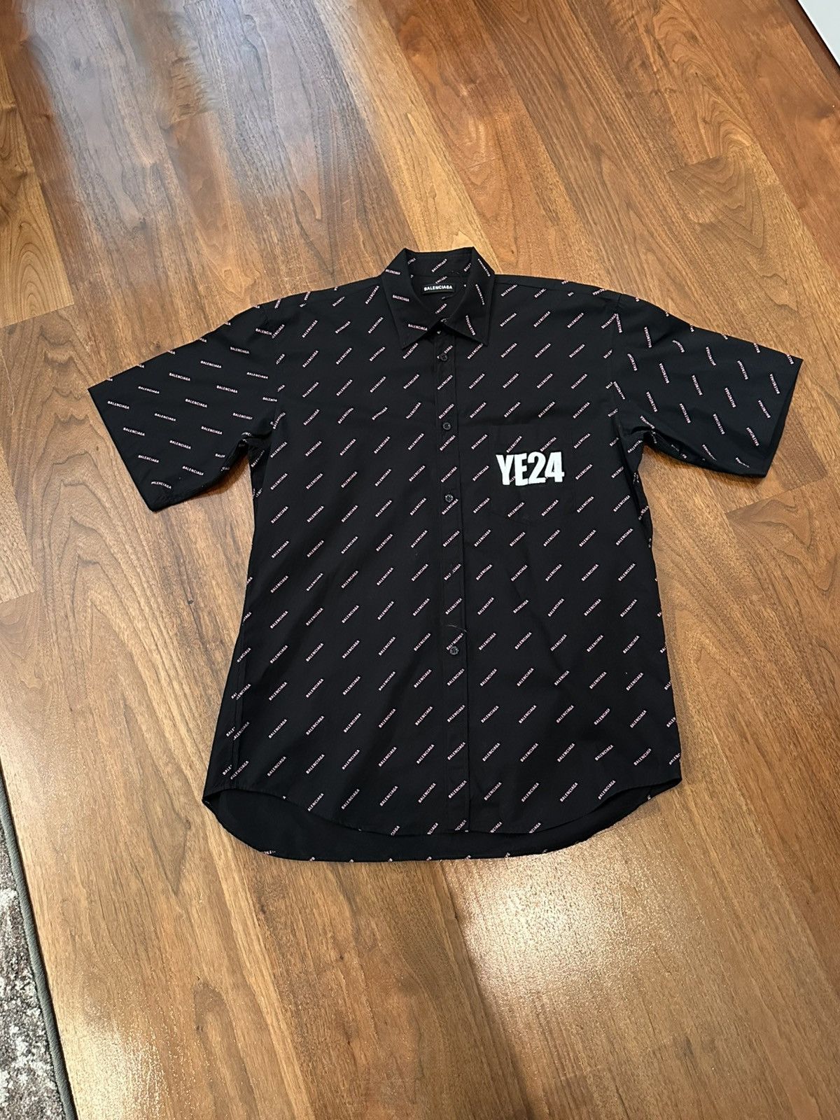 Balenciaga × Kanye West Balenciaga Ye 24 button-up short sleeve Size US L / EU 52-54 / 3 - 1 Thumbnail