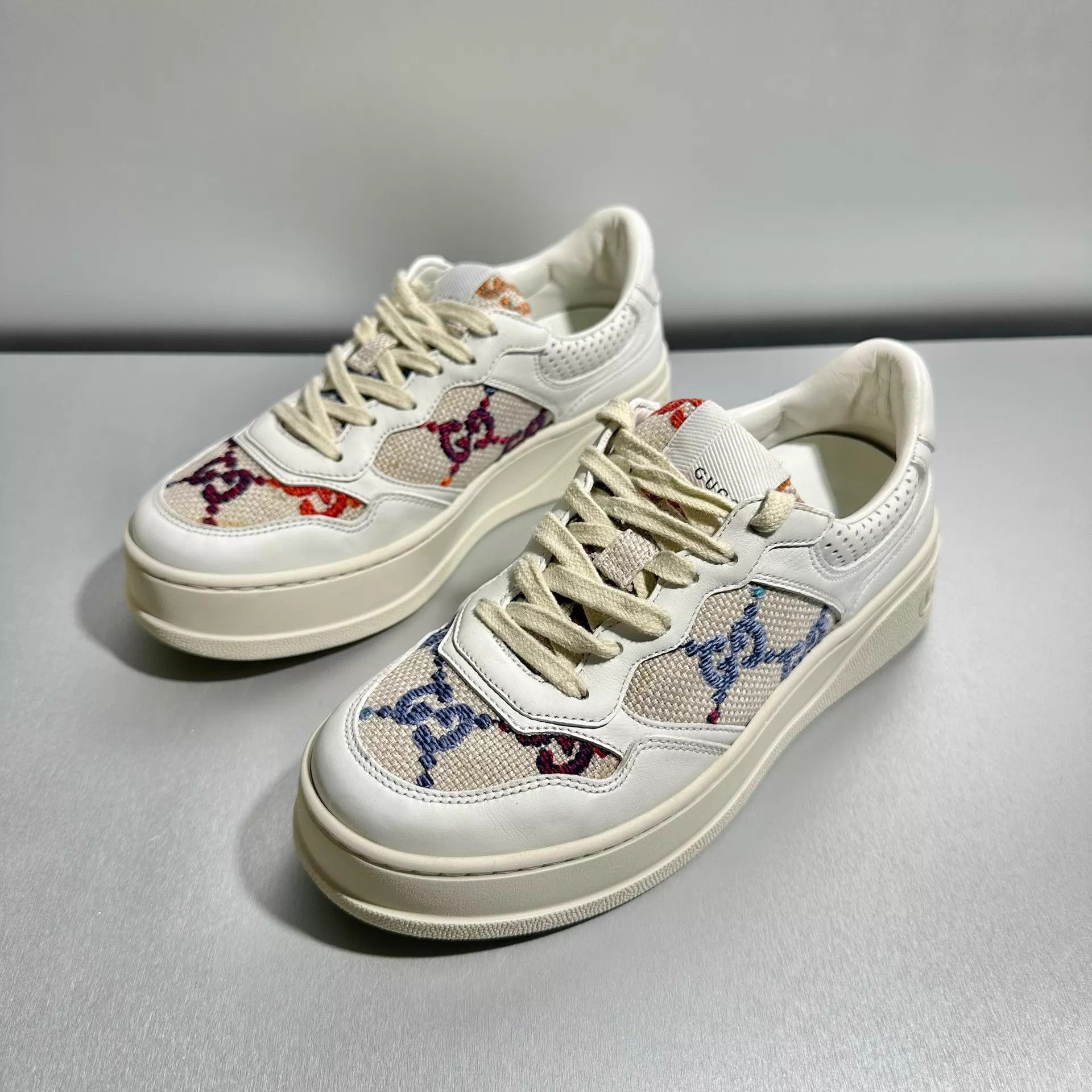 Gucci Gucci biscuit platform sneaker 37.5 EU worn once mint Size US 7 / IT 37 - 1 Thumbnail