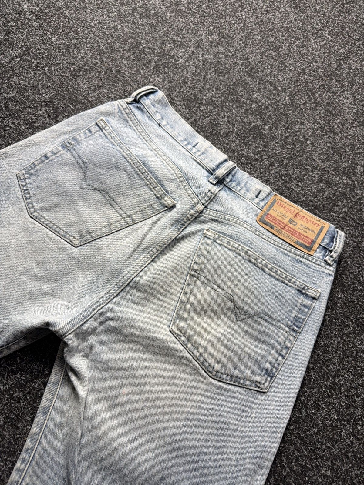 Diesel Vintage Retro Diesel Industry Jeans Made in Italy Light Wash Size US 31 - 18 Thumbnail
