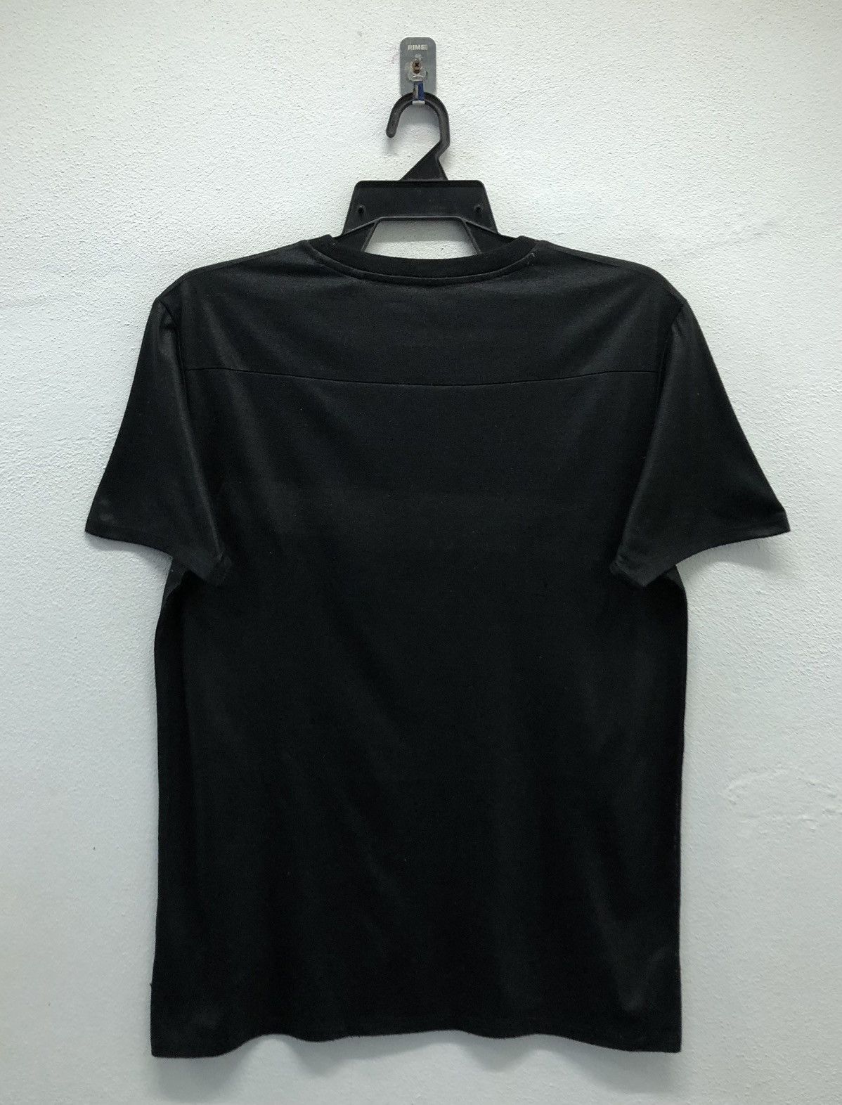 Guess × Vintage GUESS Men's Basic Black T-Shirt – Size Small Size US S / EU 44-46 / 1 - 2 Thumbnail