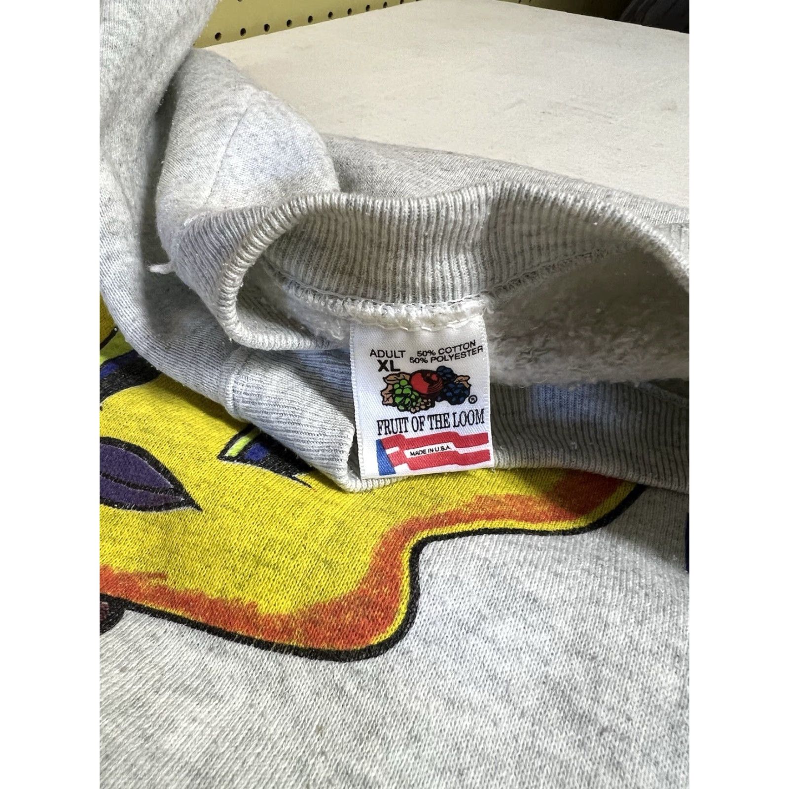 Fruit Of The Loom VINTAGE Fruit of the Loom Tweety Bird Sweatshirt Gray XL Men Pullover Crew Neck Graphic Print 90s Cartoon US Made Stains-pilling Size US XL / EU 56 / 4 - 4 Thumbnail