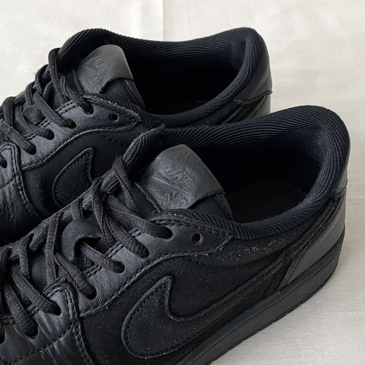 Jordan Brand Nike Air Jordan 1 Low Premium Tripple Black JP 919701-010 Size US 9 / EU 42 - 7 Thumbnail