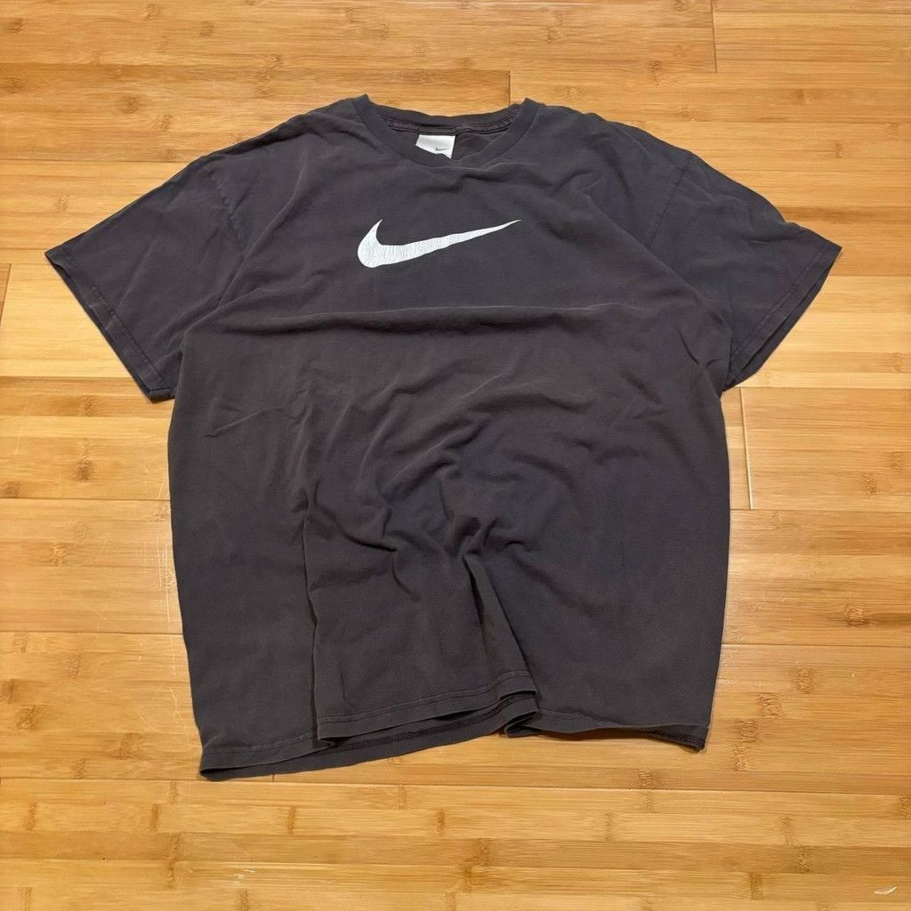 Nike Vintage Faded Nike Swoosh Tee Size US XL / EU 56 / 4 - 1 Thumbnail