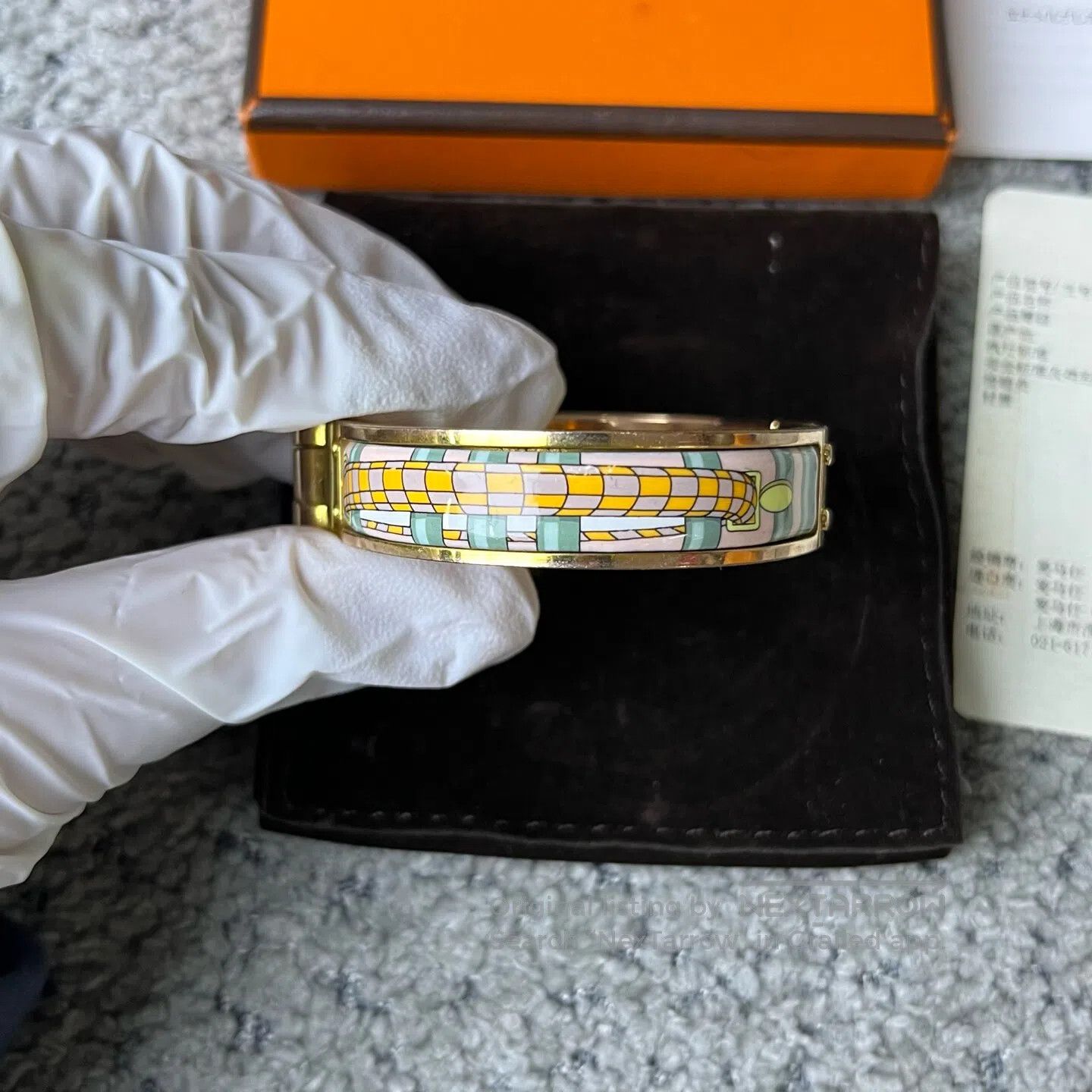 Hermes Hermes Design of an enamel metal bracelet plated with rose Size ONE SIZE - 5 Thumbnail