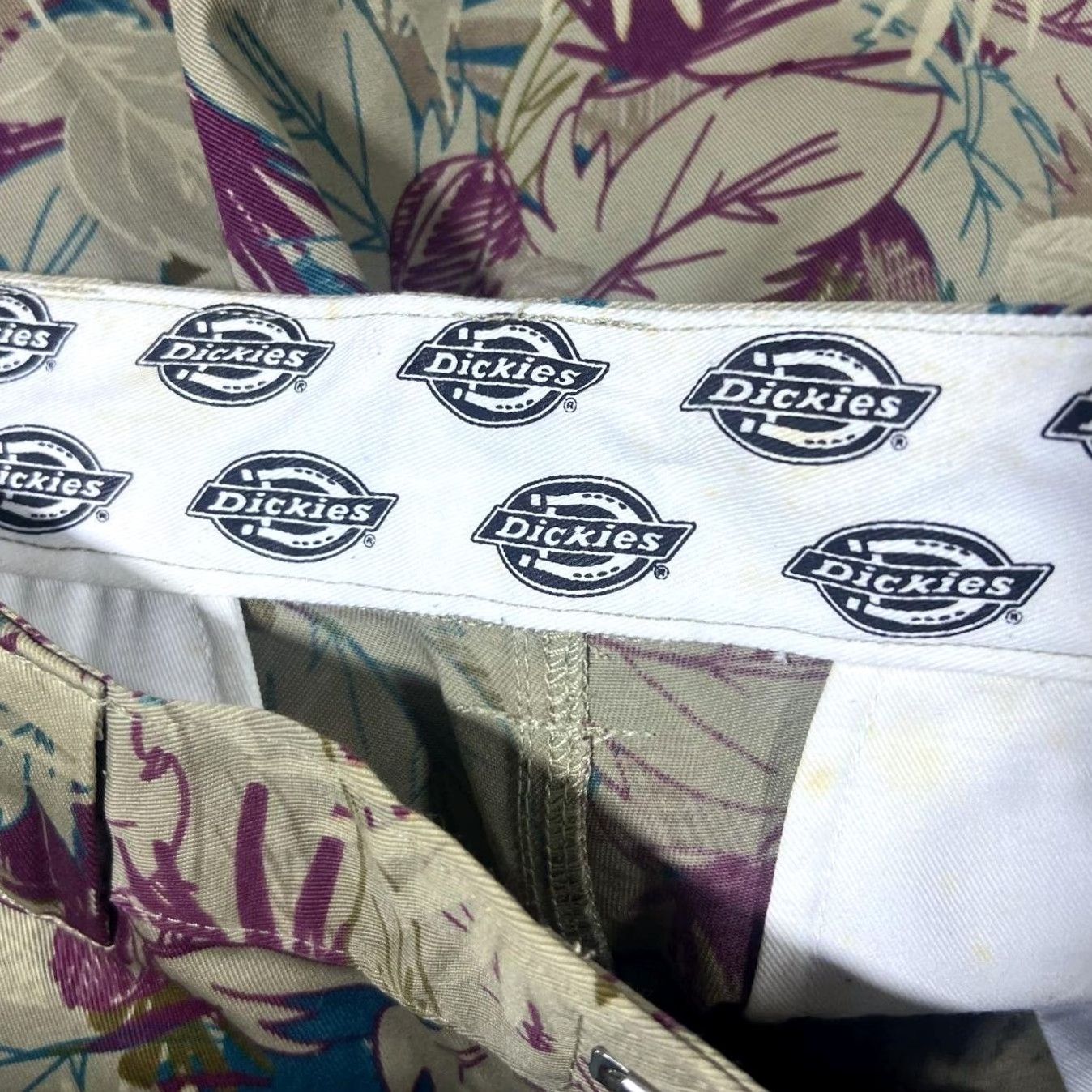 Dickies Dickies Floral Leaf Patterned Skater Cotton Blend Chino Shorts 30 Khaki/Multi Mens Casual Test DC66 Size US 30 / EU 46 - 3 Thumbnail
