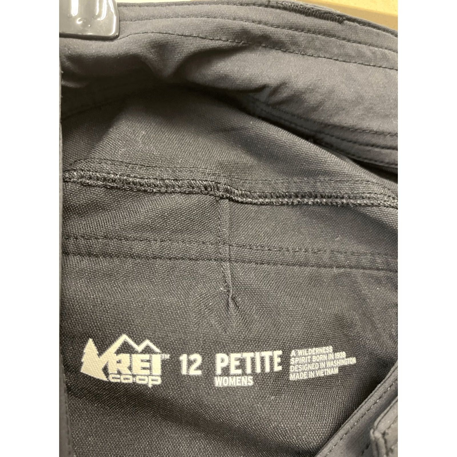 Vintage REI Co-Op Hybrid Pants Black Hiking Womens 12 Petite Pants Black Women 12P Petite Nature Logo Sports Size 34" / US 12 / IT 48 - 5 Thumbnail