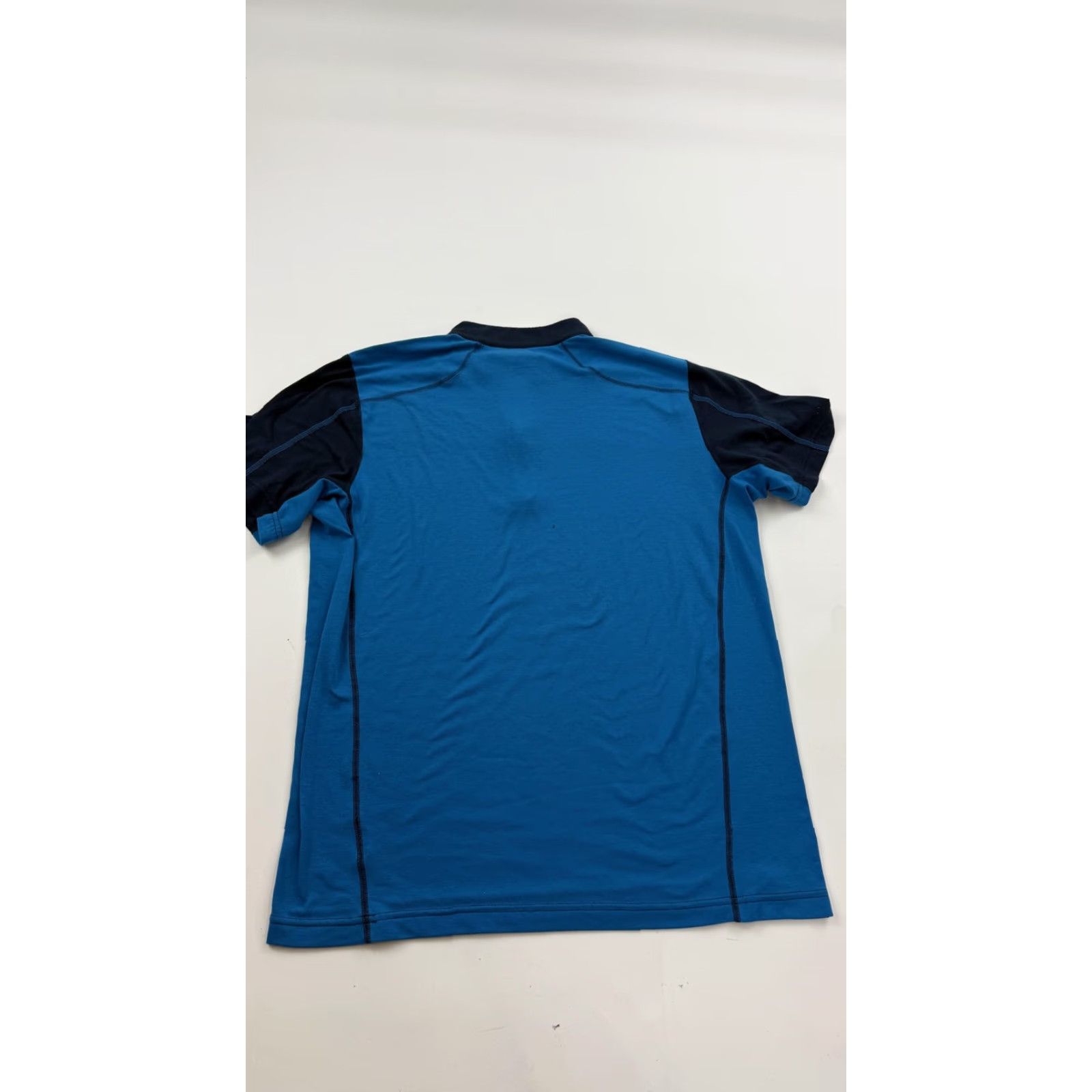 Mountain Hardwear Mountain Hardwear Shirt Mens Medium Blue Black Athletic Outdoor Short Sleeve Top Size US M / EU 48-50 / 2 - 4 Thumbnail