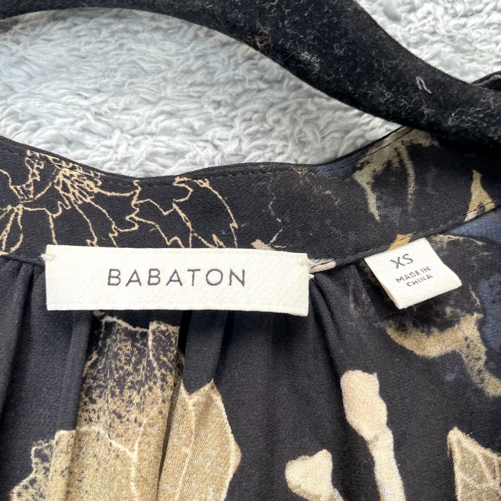 Aritzia Aritzia Dress Womens XS Black Babaton Bennett Floral V Neck Tie Waist Mini Shirt? Size XS / US 0-2 / IT 36-38 - 4 Thumbnail
