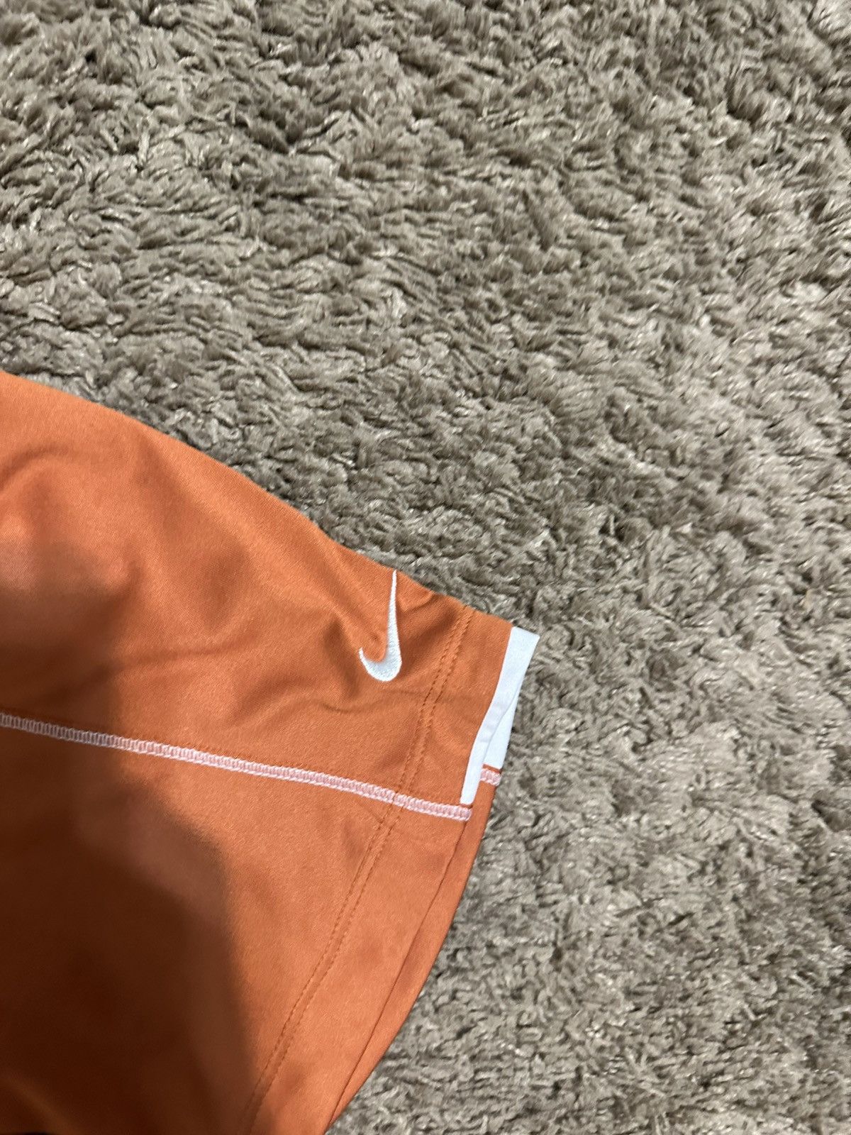 NCAA Vintage NCAA Nike Texas Longhorns shirt00s size Large Size US L / EU 52-54 / 3 - 3 Thumbnail