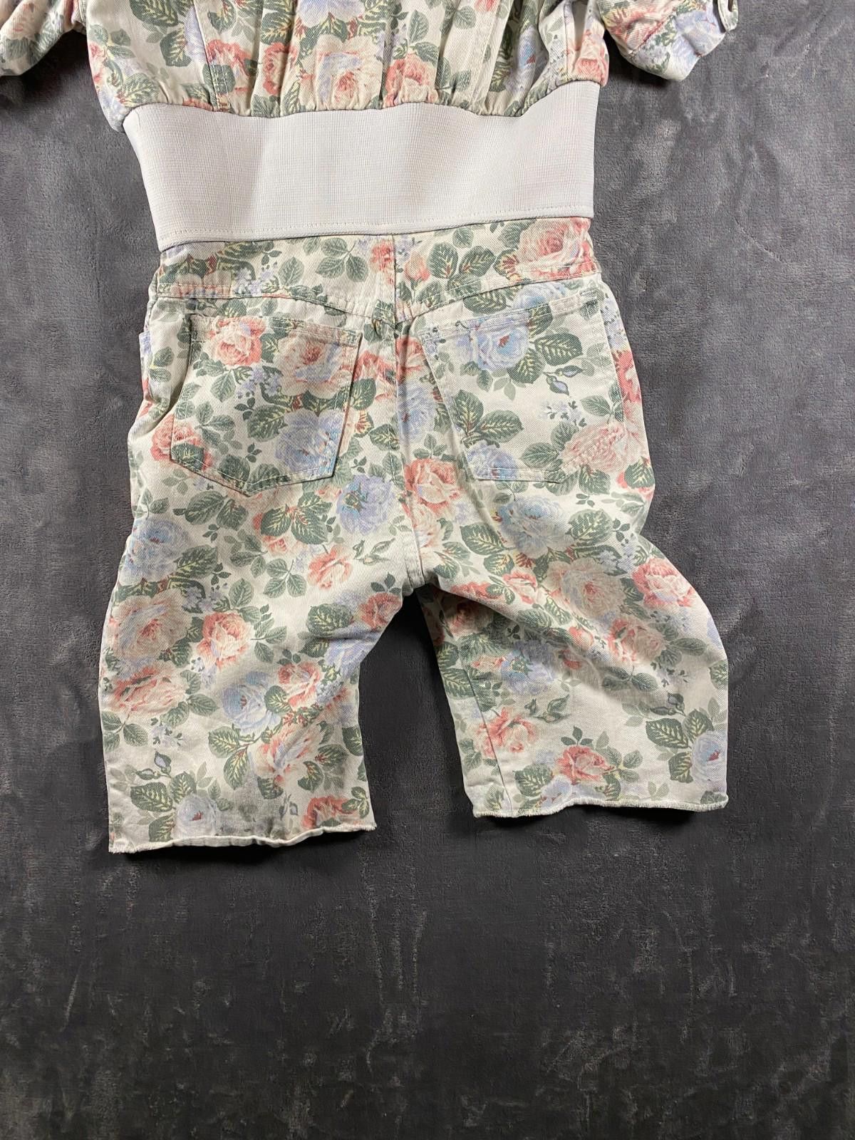 Designer Womens Paris Blues Rose Print Denim Romper Shorts Sz.7 (B01 Size 30" / US 8 / IT 44 - 11 Thumbnail