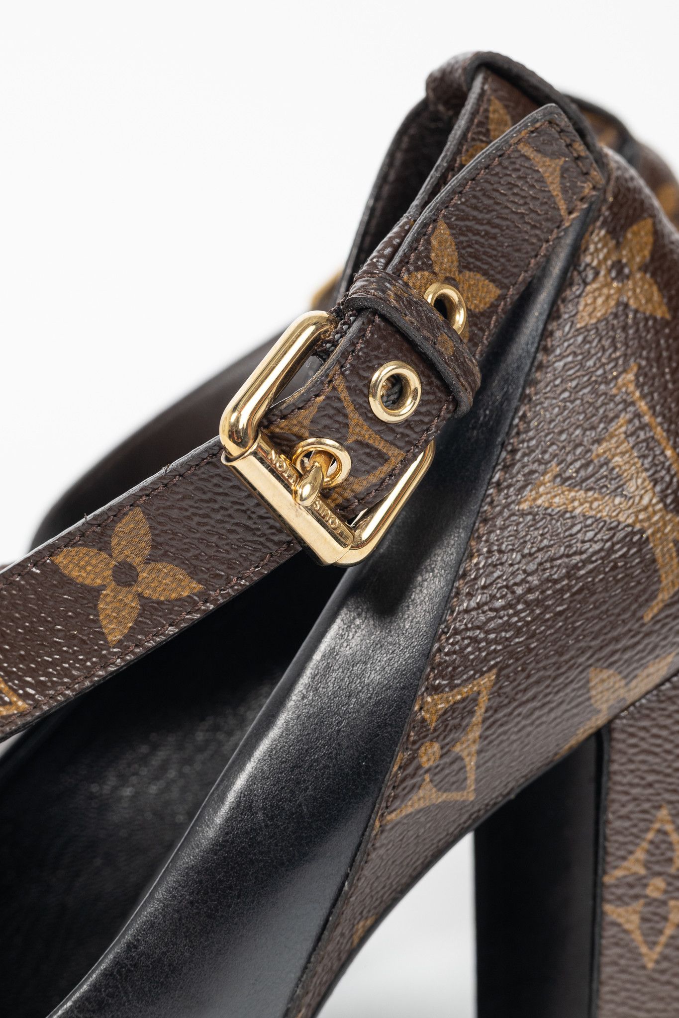 Louis Vuitton Louis Vuitton Matchmake Leather & Monogram Crossover Pumps Size US 8 / IT 38 - 9 Thumbnail