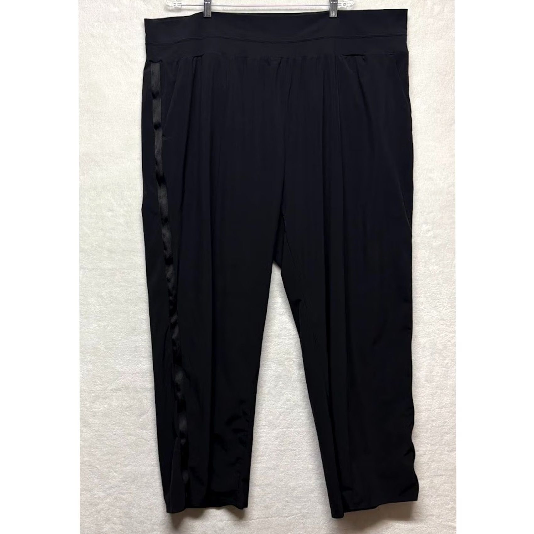 Athleta VINTAGE? No. Size 42" / US 20 - 2 Thumbnail