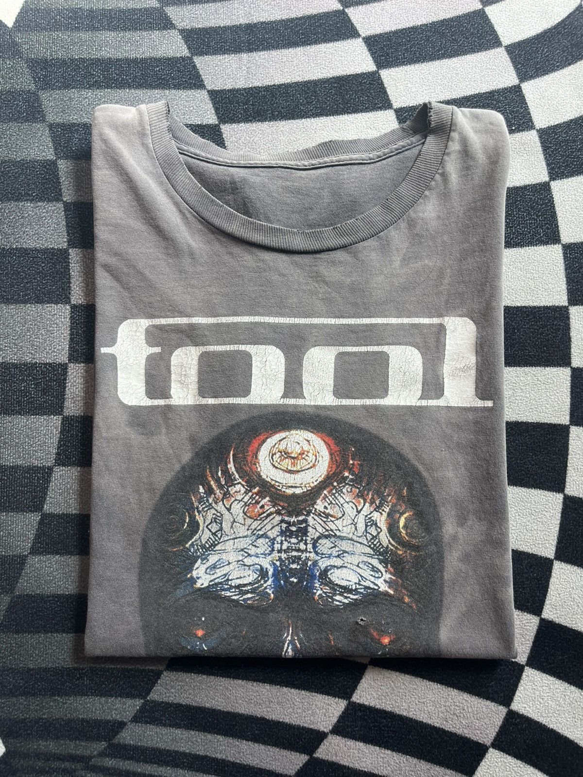Band Tees Vintage TOOL American Tour 2014’s Sun Faded Tshirt Size US L / EU 52-54 / 3 - 1 Thumbnail