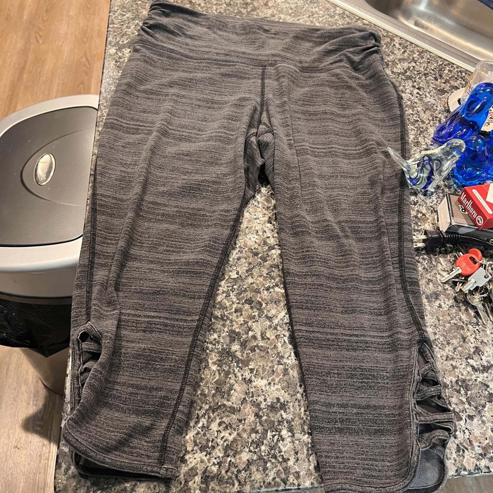 Unknown London Xersion Women's Gray Capri with Side Cutouts Size 36" / US 14 / IT 50 - 1 Thumbnail