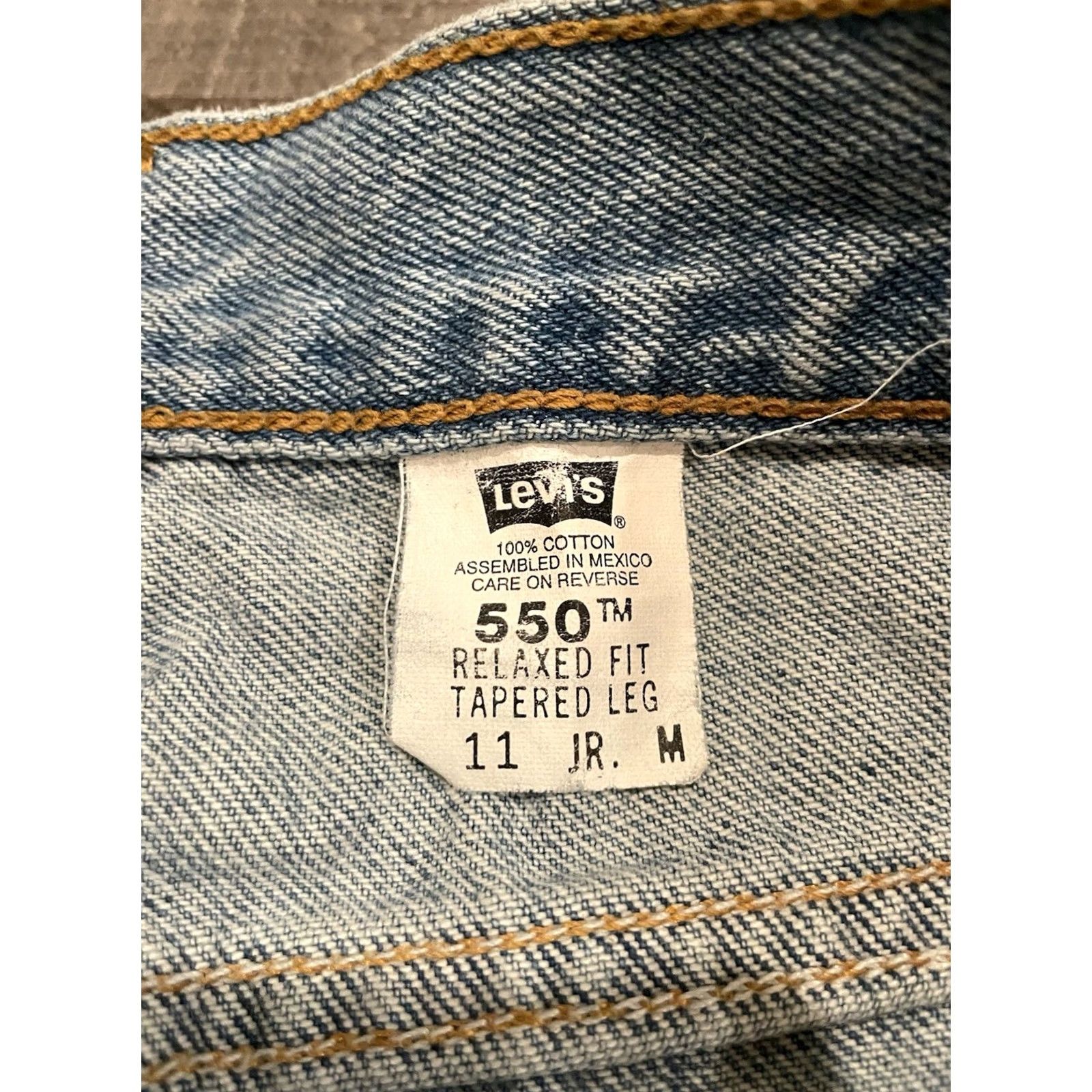 Levi's VINTAGE Levi's 550 Jeans Women 11 Regular Denim Blue 28x30 Relaxed Fit Mom 550 Model Jeans Mens Womens Boys Girls Size 32" / US 10 / IT 46 - 6 Thumbnail