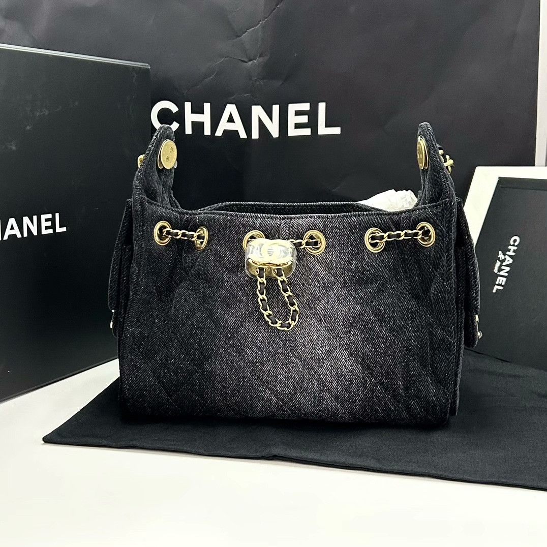 Chanel Pre-loved Bag Very good condition Size ONE SIZE - 1 Thumbnail