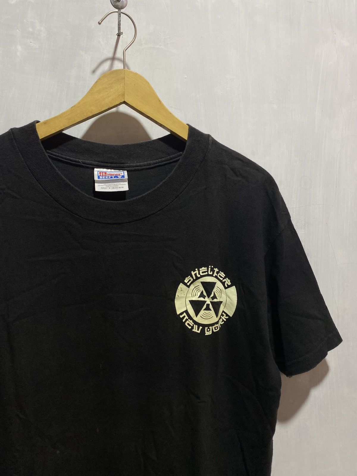 Band Tees Vtg shelter new york hardcore glow in the dark tshirt Size US M / EU 48-50 / 2 - 4 Thumbnail