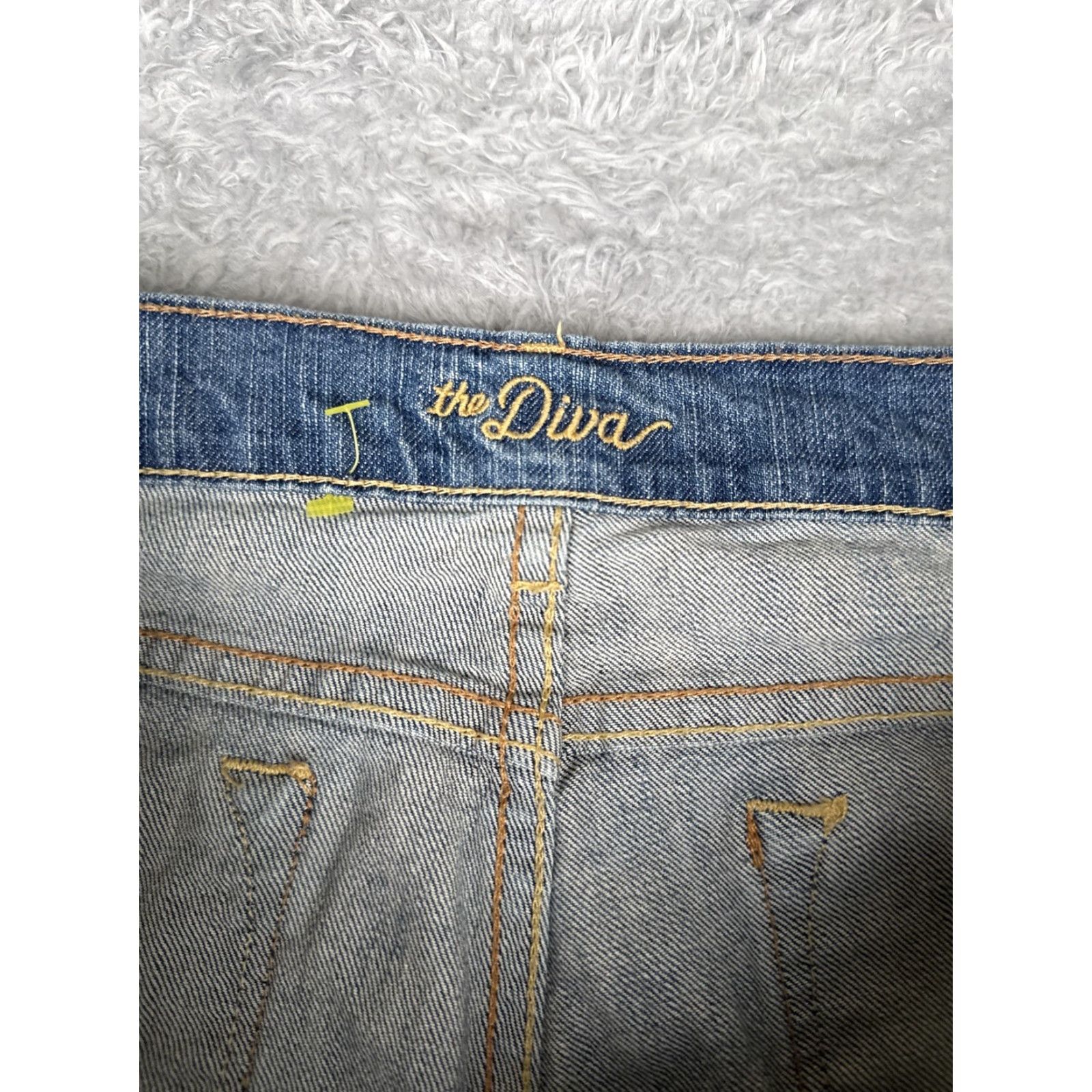 Old Navy Old Navy The Diva Jeans Womens 14 Blue Medium Wash Straight Leg Stretch Denim Size 36" / US 14 / IT 50 - 6 Thumbnail