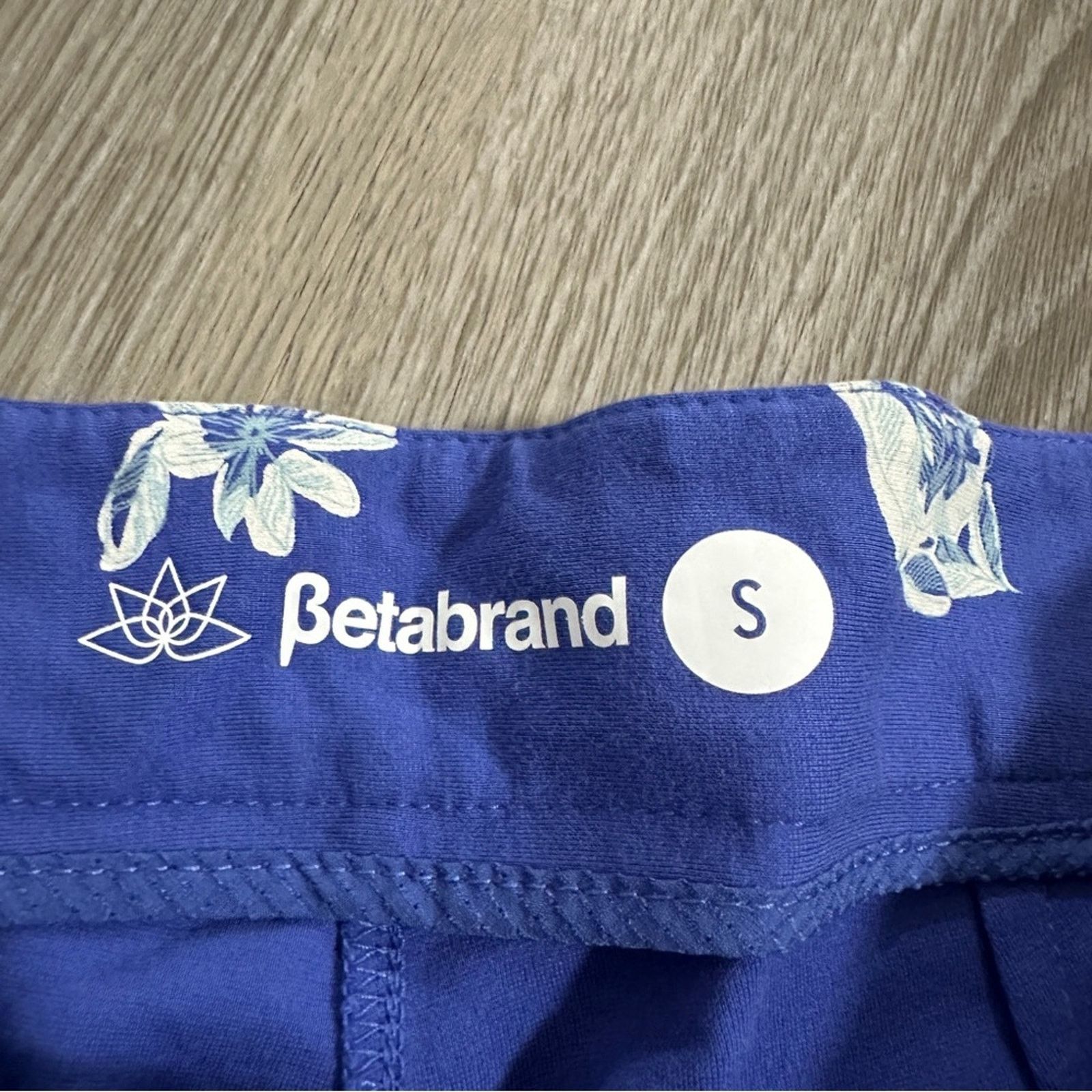 Betabrand Betabrand Blue & White Floral Bootcut Stretch Pants Size S Size 27" / US 4 / IT 40 - 7 Thumbnail