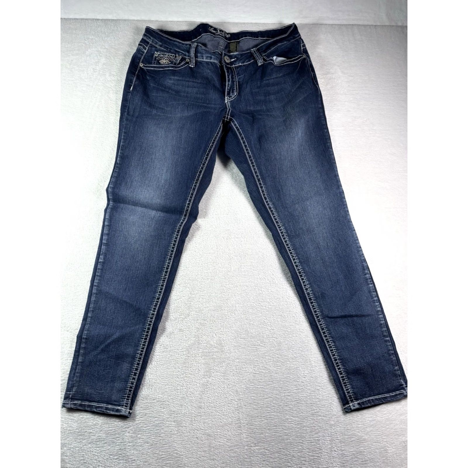 Vintage Love Indigo Premium Jeans Women's Jeans Cropped Dark Wash Embroidered Size 16W Mid Rise 5-Pocket Blue Denim Size 38" / US 16 / IT 52 - 2 Thumbnail