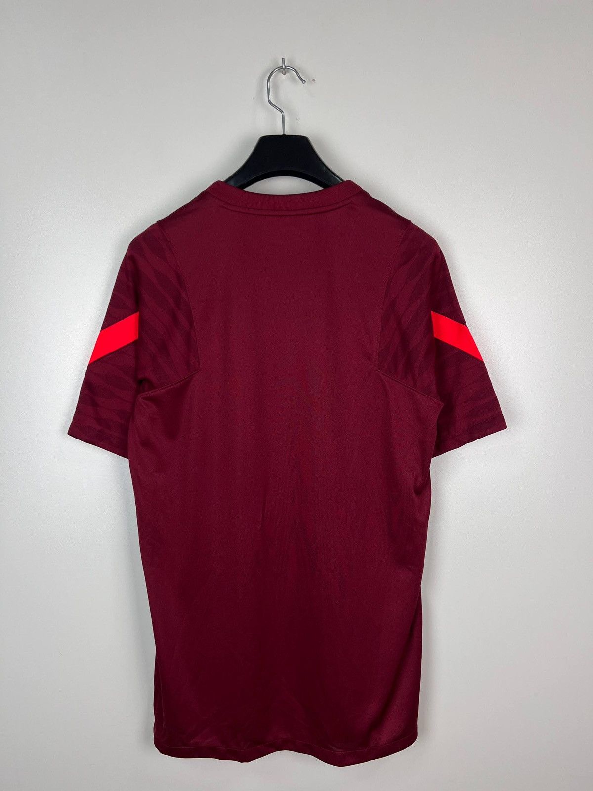 Nike Liverpool Nike jersey t-shirts size M Size US M / EU 48-50 / 2 - 2 Thumbnail