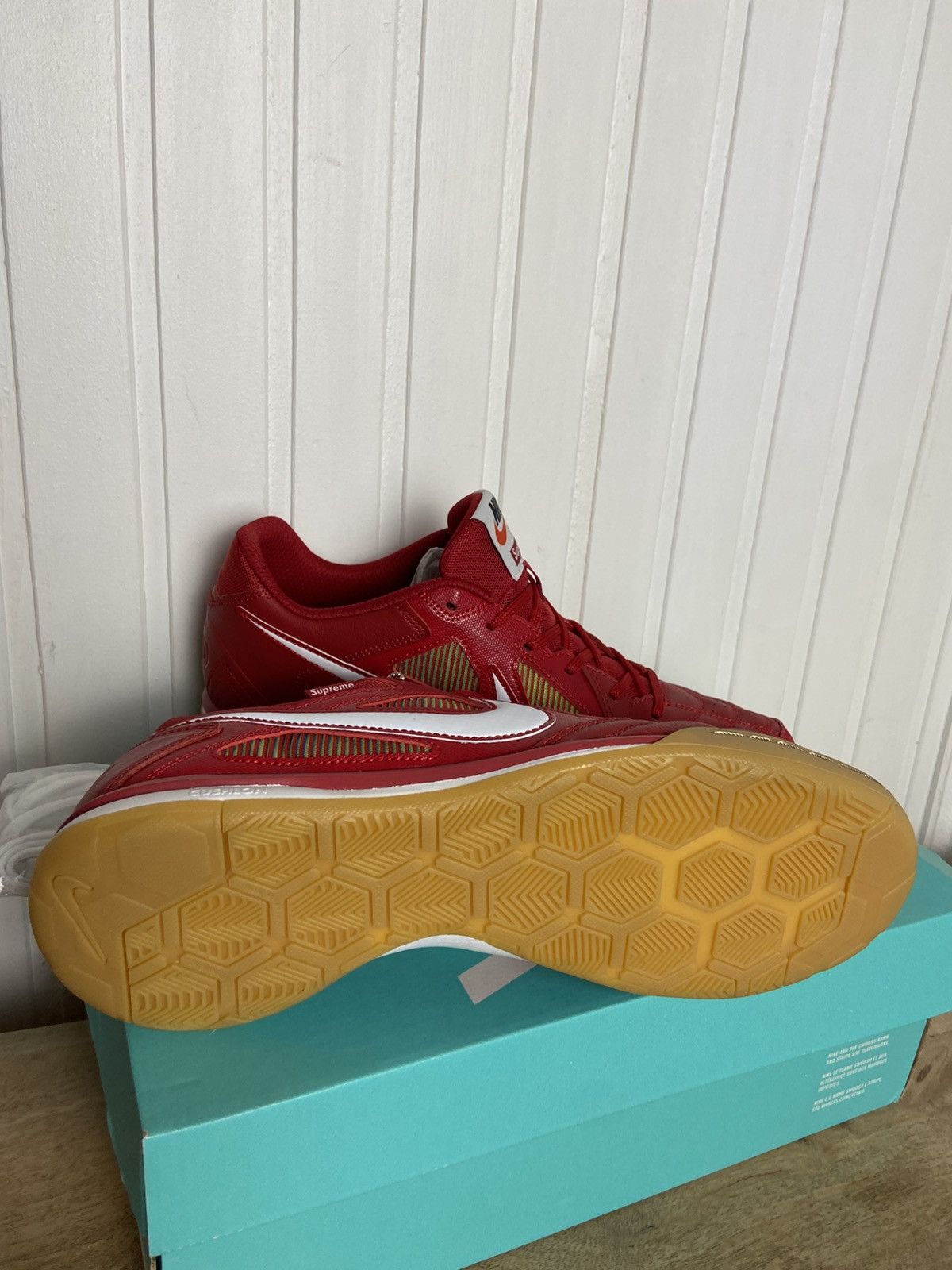 Nike × Supreme New Nike SB Gato "Supreme Red" Authentic 2018 Size 10US Size US 10 / EU 43 - 13 Thumbnail