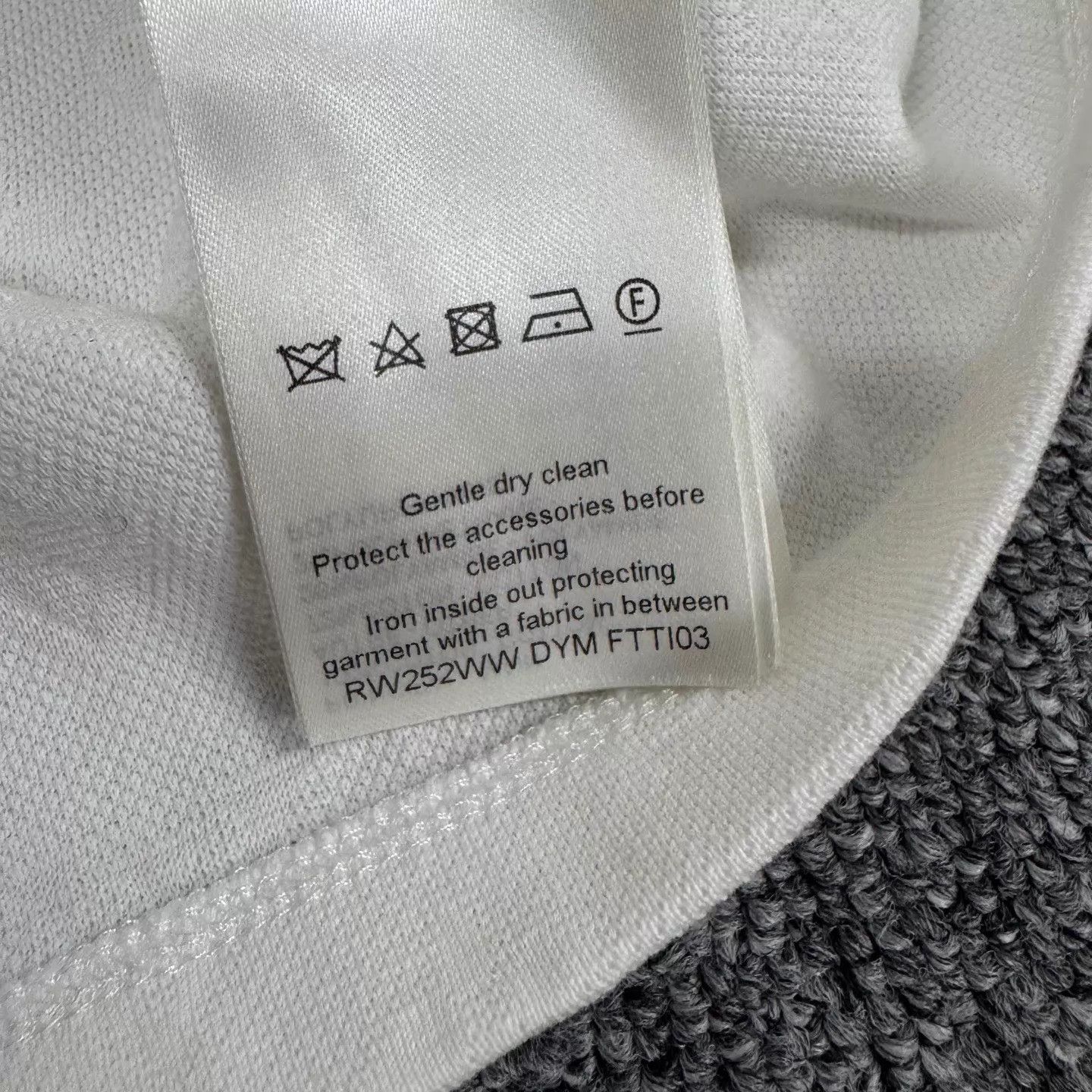 Louis Vuitton LV embossed full print gold button polo XS 99 new Size XS / US 0-2 / IT 36-38 - 5 Thumbnail