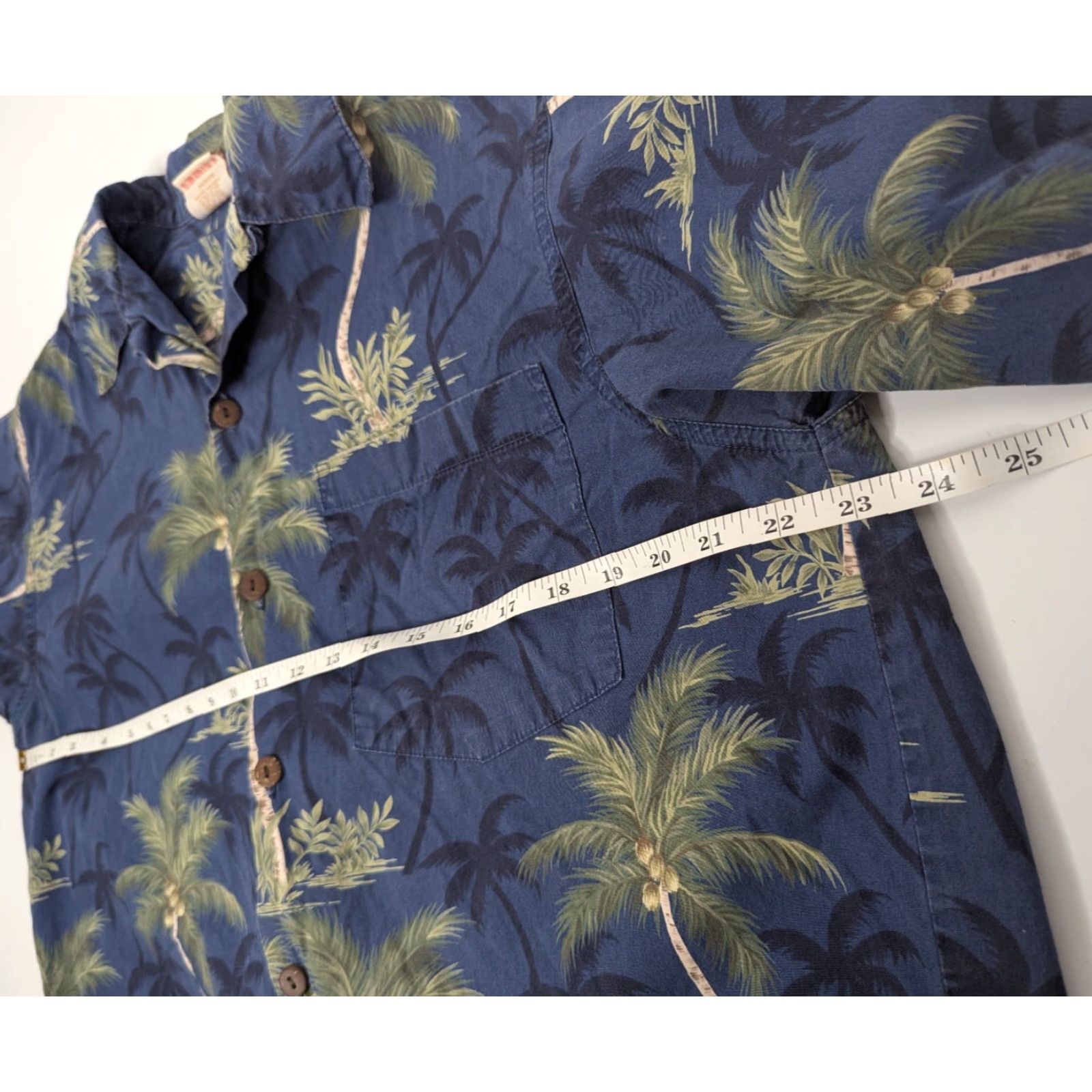 Vivobarefoot Go Barefoot Shirt Men’s Medium Blue Palms Floral Hawaiian Aloha Collared Button-Up Size US M / EU 48-50 / 2 - 5 Thumbnail