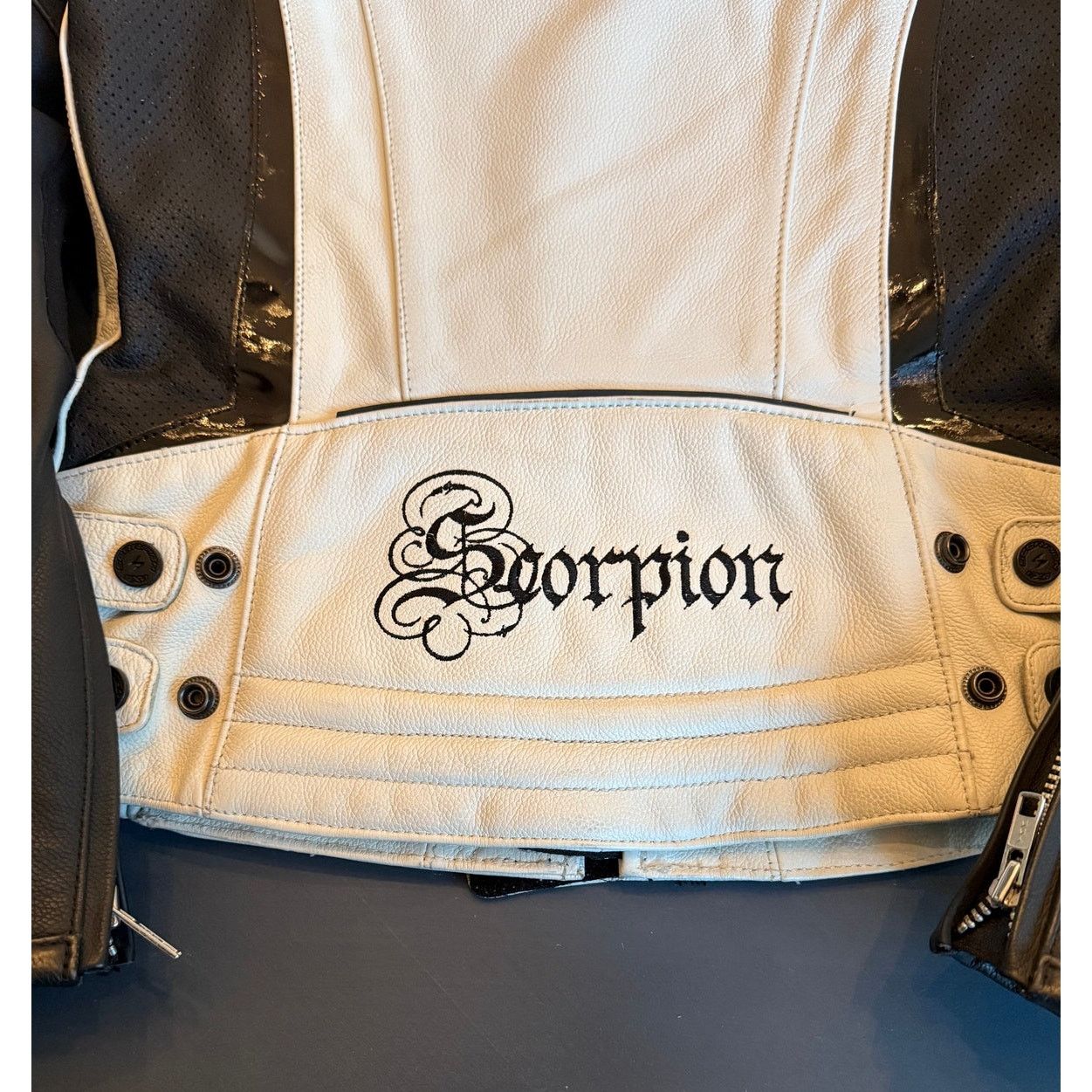 & Other Stories Scorpion EXO Women’s Motorcycle Jacket White/Black – Size S Size S / US 4 / IT 40 - 9 Thumbnail