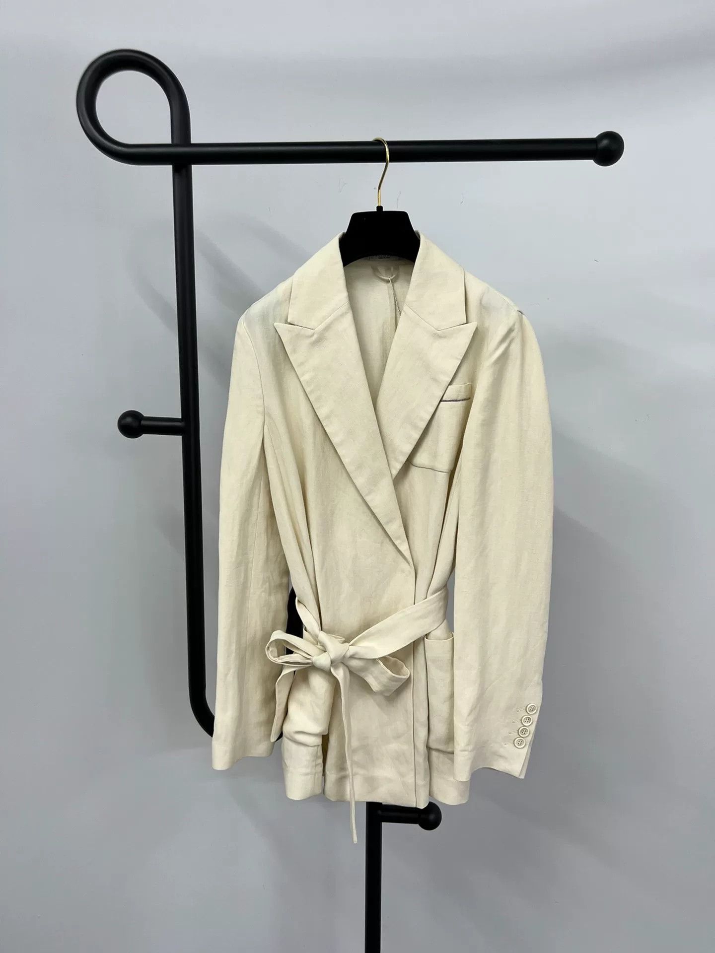 Brunello Cucinelli Brunello Cucinelli Beige Belted Blazer S Size S / US 4 / IT 40 - 1 Thumbnail