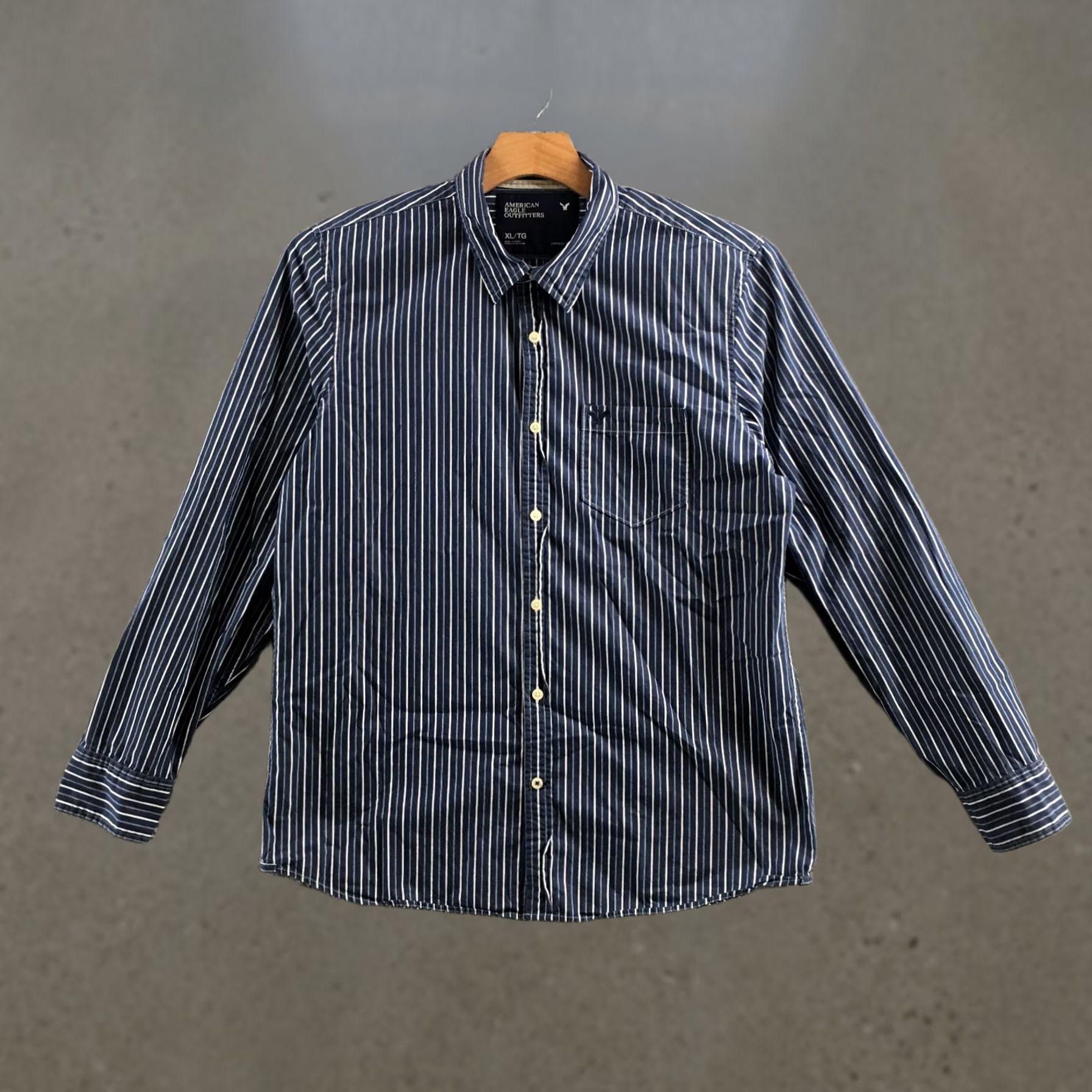 American Eagle Outfitters American Eagle Outfitters Button Up Shirt Mens XL Blue White Striped Vintage Fit Shirt Size US XL / EU 56 / 4 - 1 Thumbnail