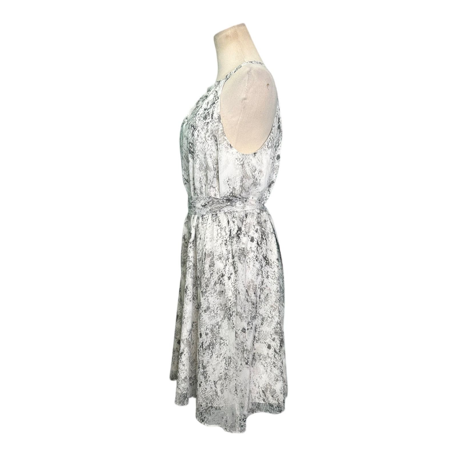 Banana Republic Banana Republic snake print sleeveless belted dress size 4 Size S / US 4 / IT 40 - 8 Thumbnail
