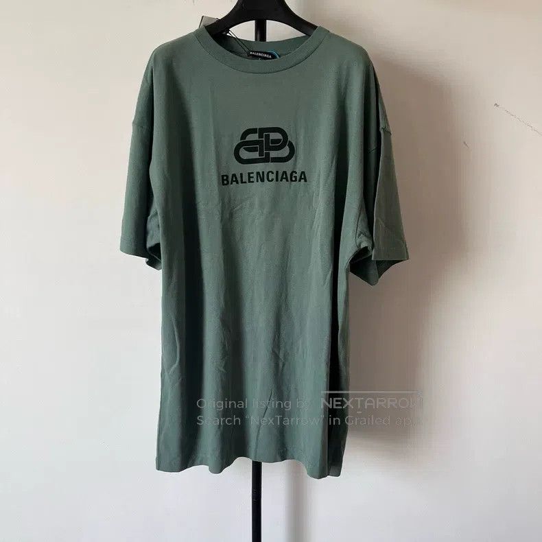 Balenciaga Balenciaga Buckle Pattern Round Neck Short Sleeve T-Shirt Size US XXS / EU 40 - 1 Thumbnail