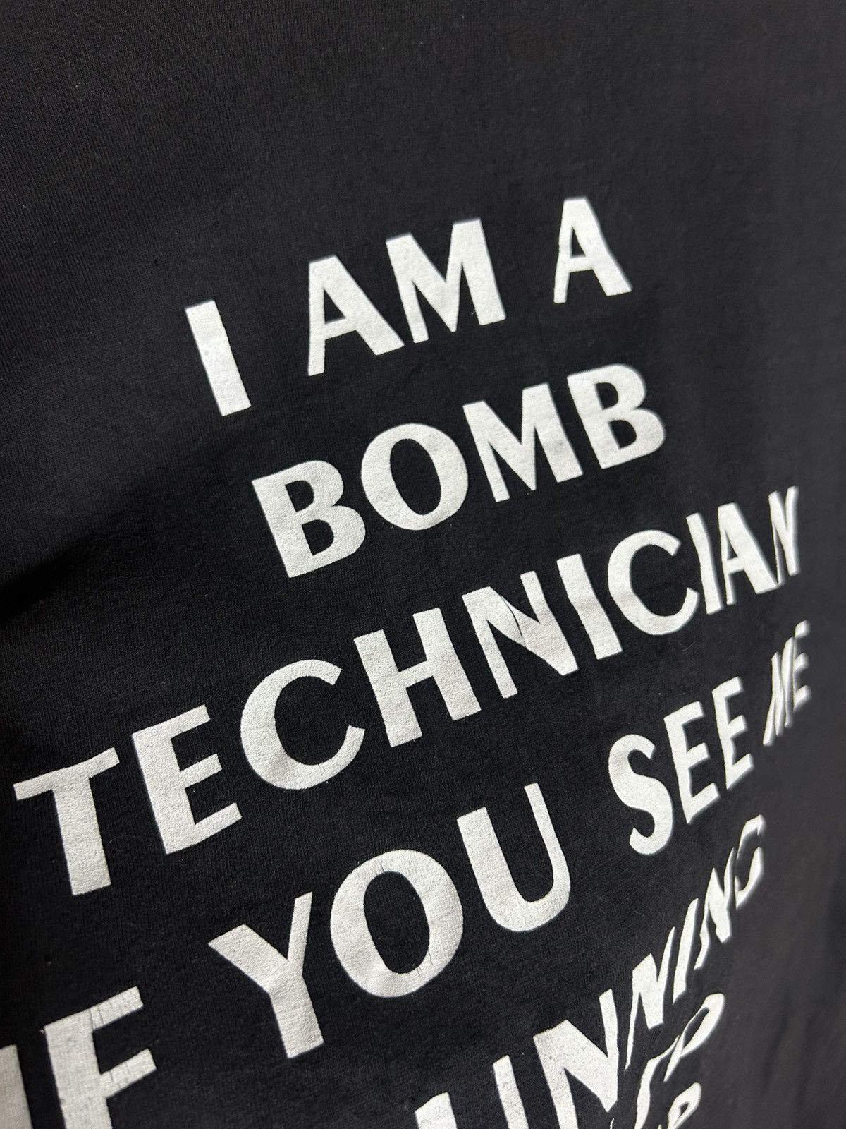 Vintage Vintage 90s I am bomb humor t shirt Size US L / EU 52-54 / 3 - 3 Thumbnail